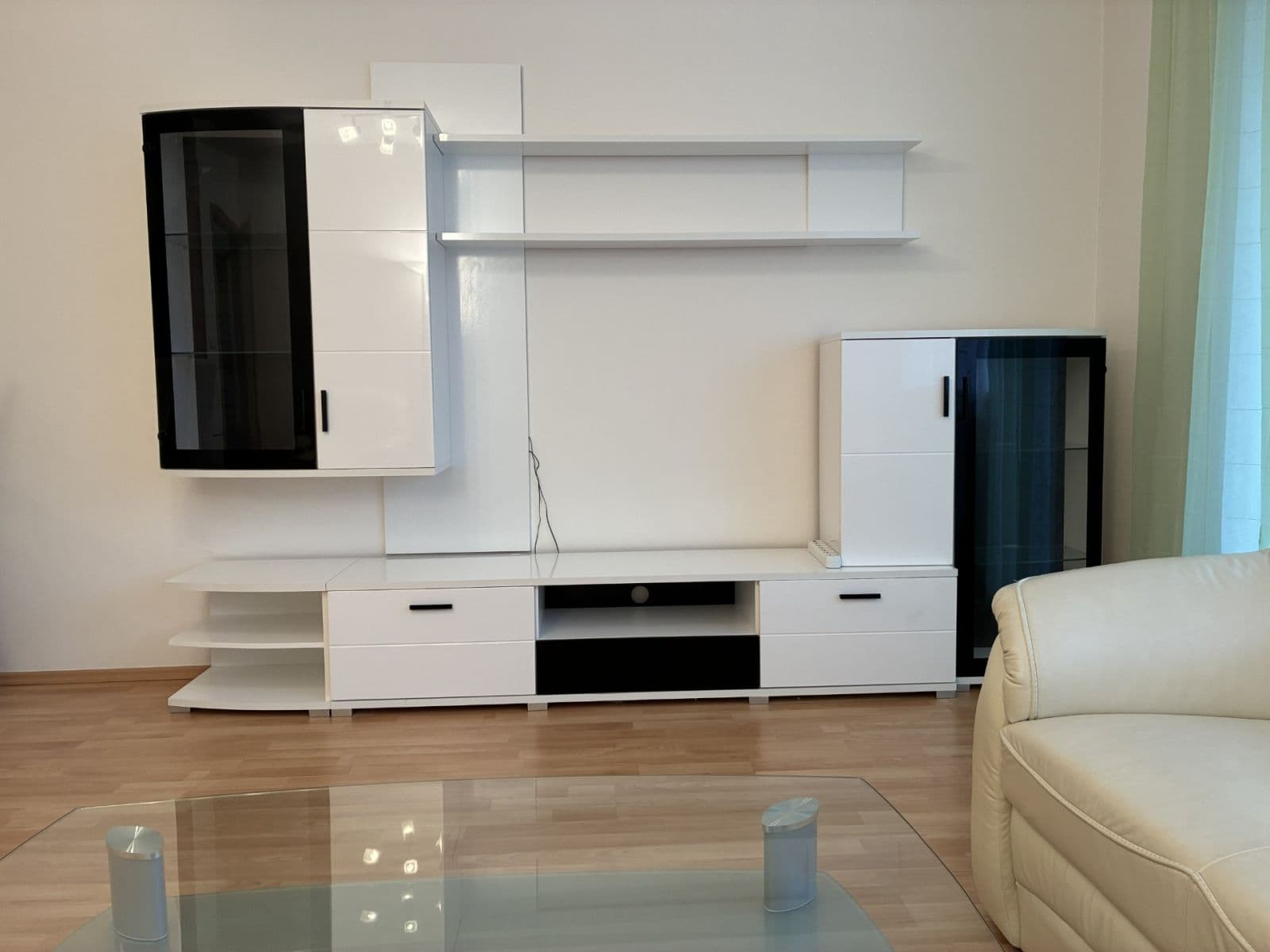 1 bedroom with open-plan kitchen flat to rent, 64 m², Chlebovická, Prague, Prague 1 bedroom with open-plan kitchen flat to rent, 64 m², Chlebovická, Prague, Prague