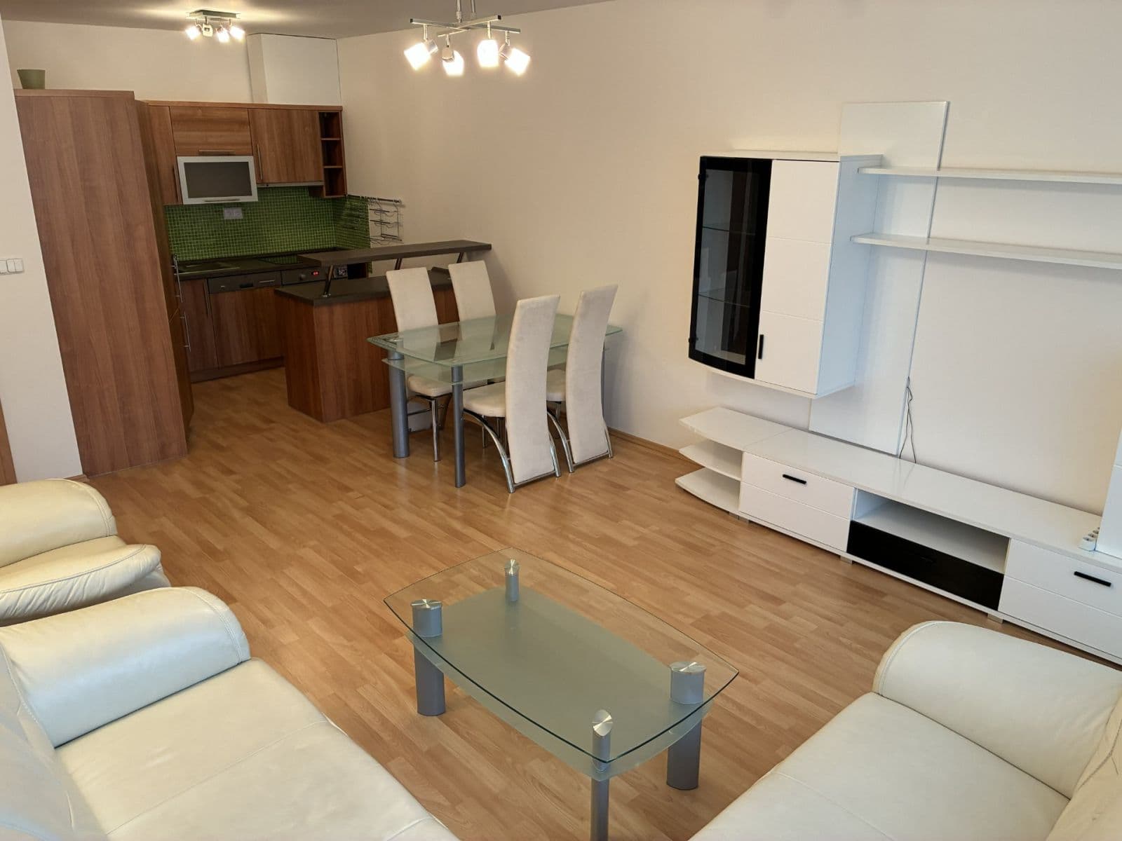 1 bedroom with open-plan kitchen flat to rent, 64 m², Chlebovická, Prague, Prague 1 bedroom with open-plan kitchen flat to rent, 64 m², Chlebovická, Prague, Prague