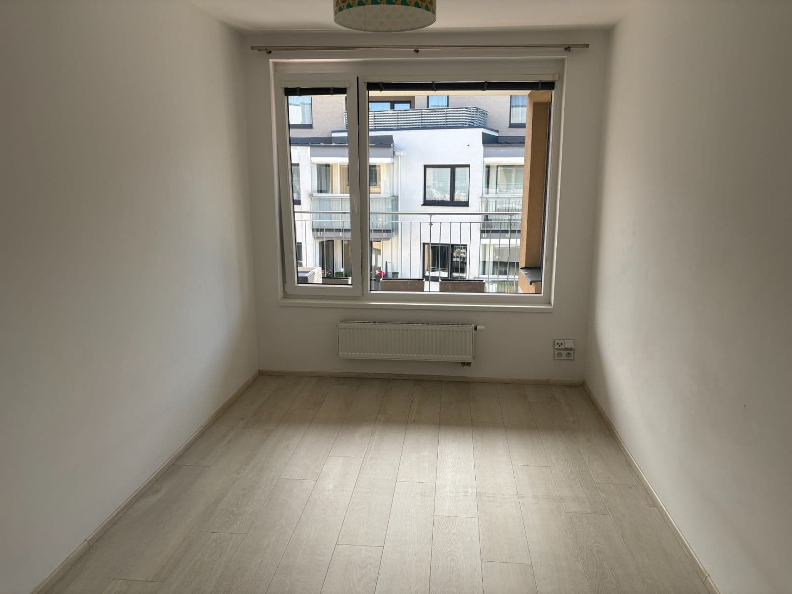 3 bedroom with open-plan kitchen flat to rent, 108 m², Makedonská, Prague, Prague 3 bedroom with open-plan kitchen flat to rent, 108 m², Makedonská, Prague, Prague