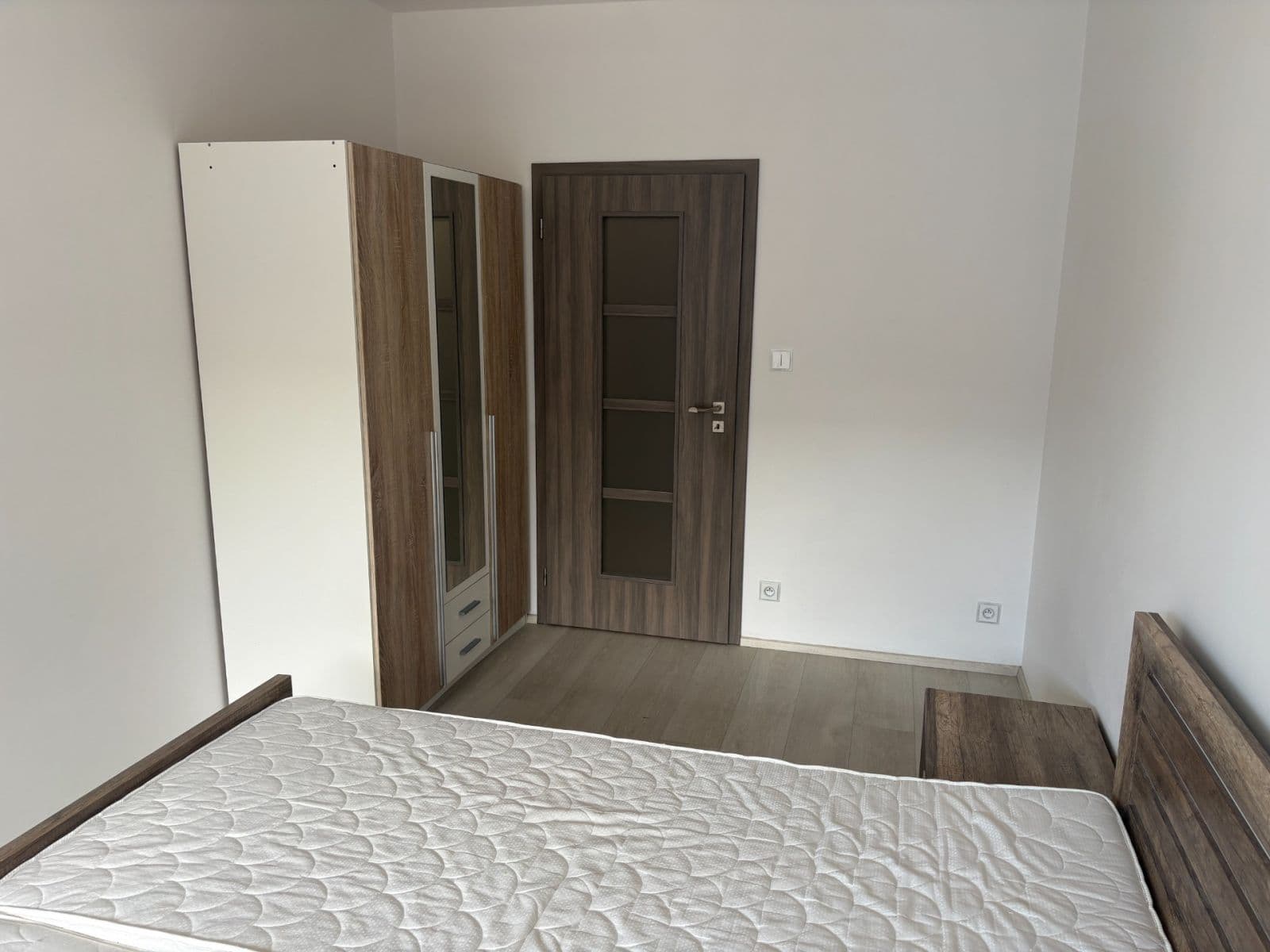 3 bedroom with open-plan kitchen flat to rent, 108 m², Makedonská, Prague, Prague 3 bedroom with open-plan kitchen flat to rent, 108 m², Makedonská, Prague, Prague