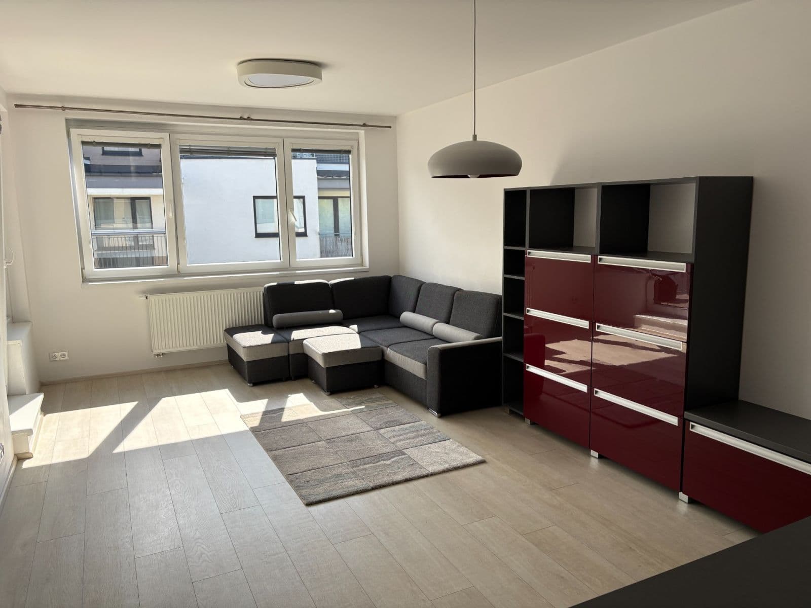 3 bedroom with open-plan kitchen flat to rent, 108 m², Makedonská, Prague, Prague 3 bedroom with open-plan kitchen flat to rent, 108 m², Makedonská, Prague, Prague