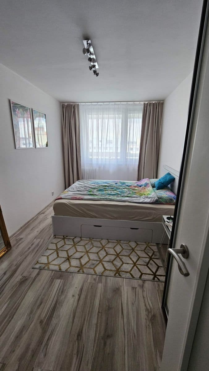 1 bedroom with open-plan kitchen flat to rent, 54 m², Milánská, Prague, Prague 1 bedroom with open-plan kitchen flat to rent, 54 m², Milánská, Prague, Prague