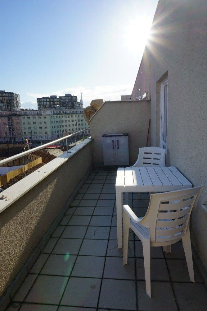 1 bedroom flat to rent, 44 m², Malešická, Prague, Prague 1 bedroom flat to rent, 44 m², Malešická, Prague, Prague