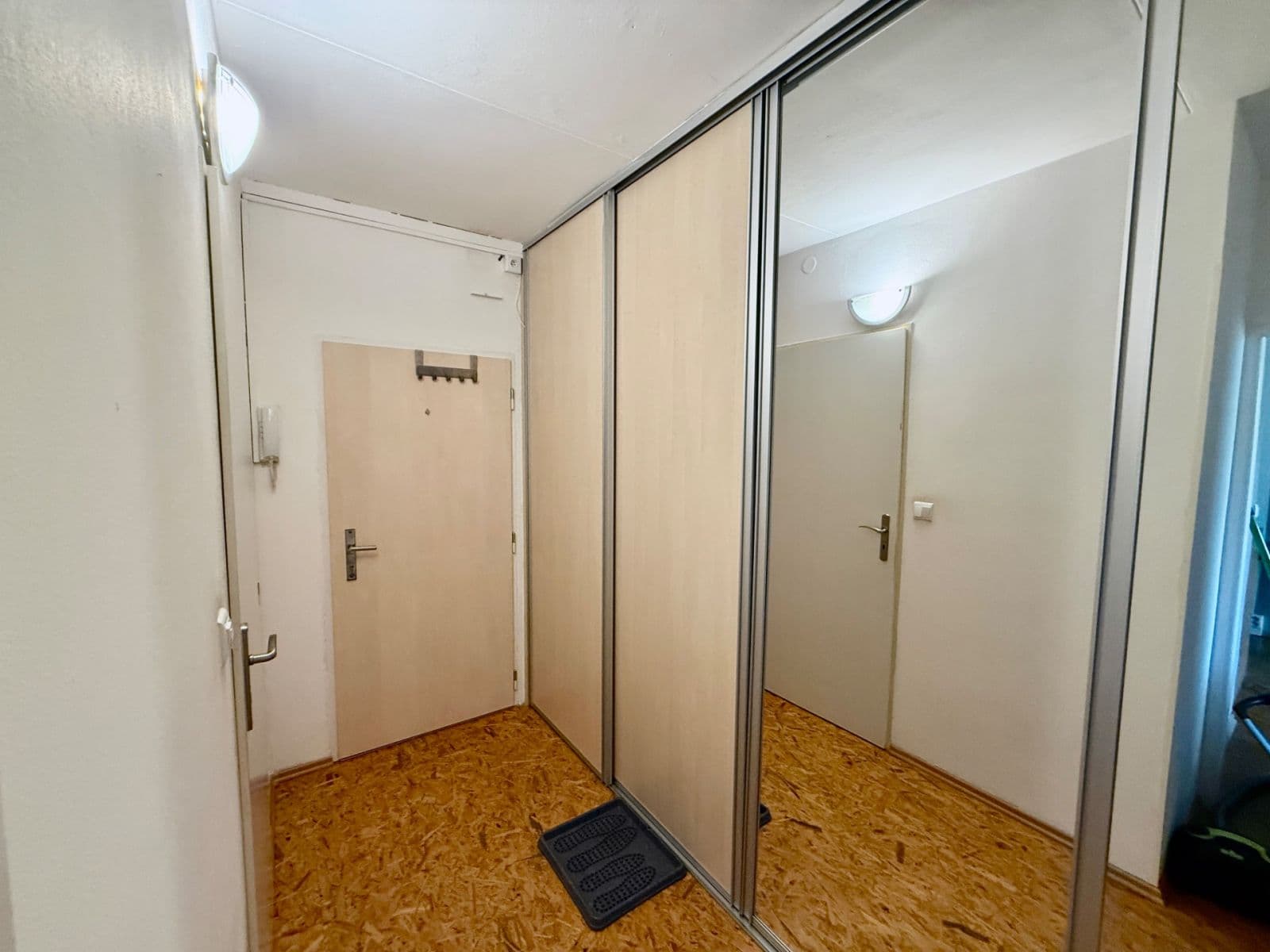 1 bedroom with open-plan kitchen flat to rent, 40 m², Mirovická, Prague, Prague 1 bedroom with open-plan kitchen flat to rent, 40 m², Mirovická, Prague, Prague