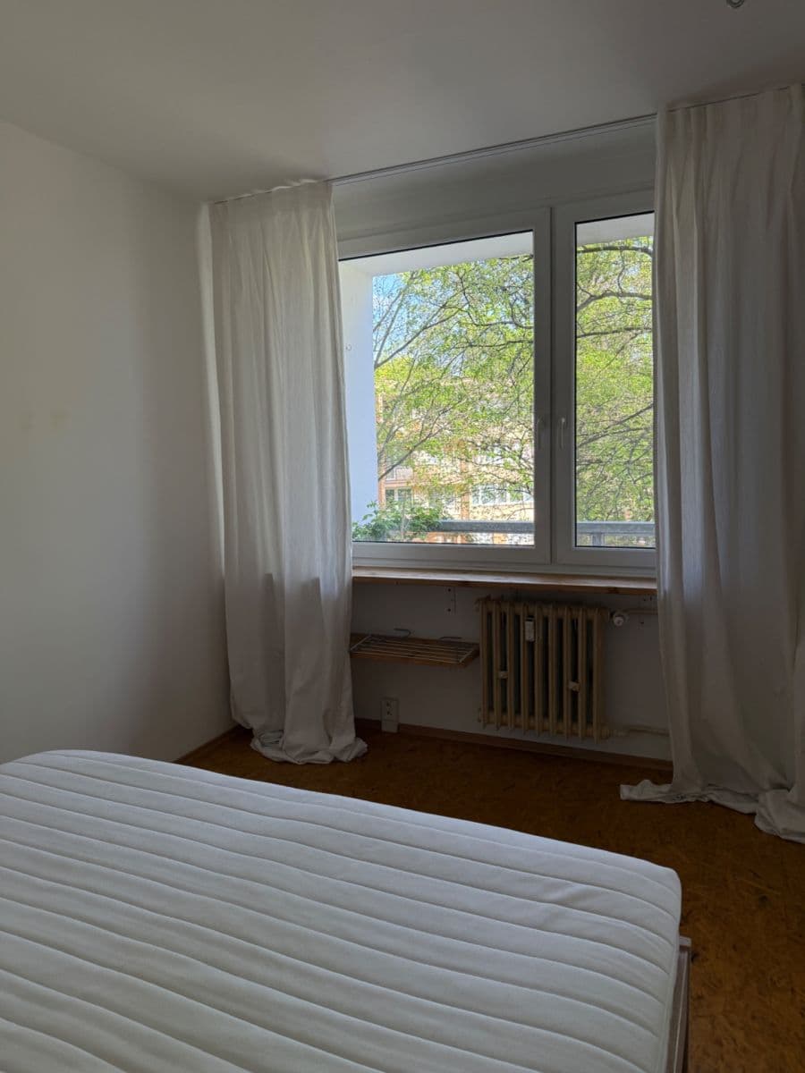 1 bedroom with open-plan kitchen flat to rent, 40 m², Mirovická, Prague, Prague 1 bedroom with open-plan kitchen flat to rent, 40 m², Mirovická, Prague, Prague