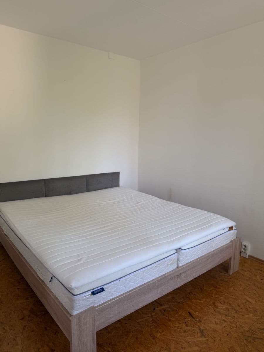 1 bedroom with open-plan kitchen flat to rent, 40 m², Mirovická, Prague, Prague 1 bedroom with open-plan kitchen flat to rent, 40 m², Mirovická, Prague, Prague