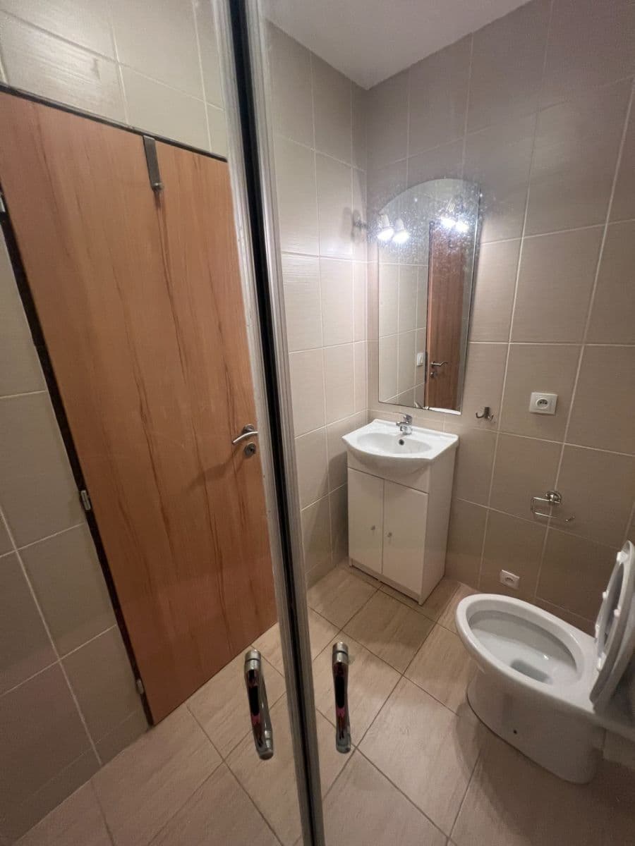 Studio flat to rent, 30 m², Ke starým rybníkům, Prague, Prague Studio flat to rent, 30 m², Ke starým rybníkům, Prague, Prague