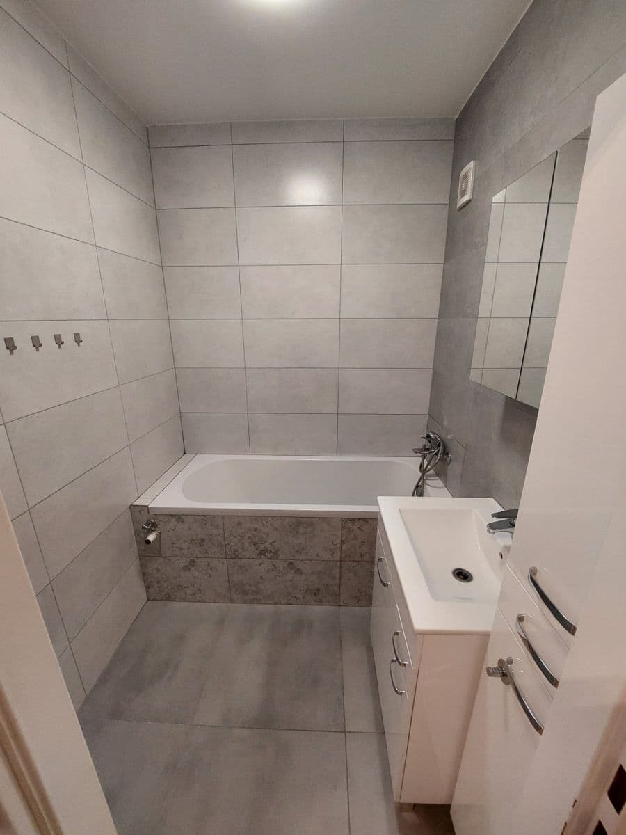 2 bedroom with open-plan kitchen flat to rent, 67 m², Křejpského, Prague, Prague 2 bedroom with open-plan kitchen flat to rent, 67 m², Křejpského, Prague, Prague
