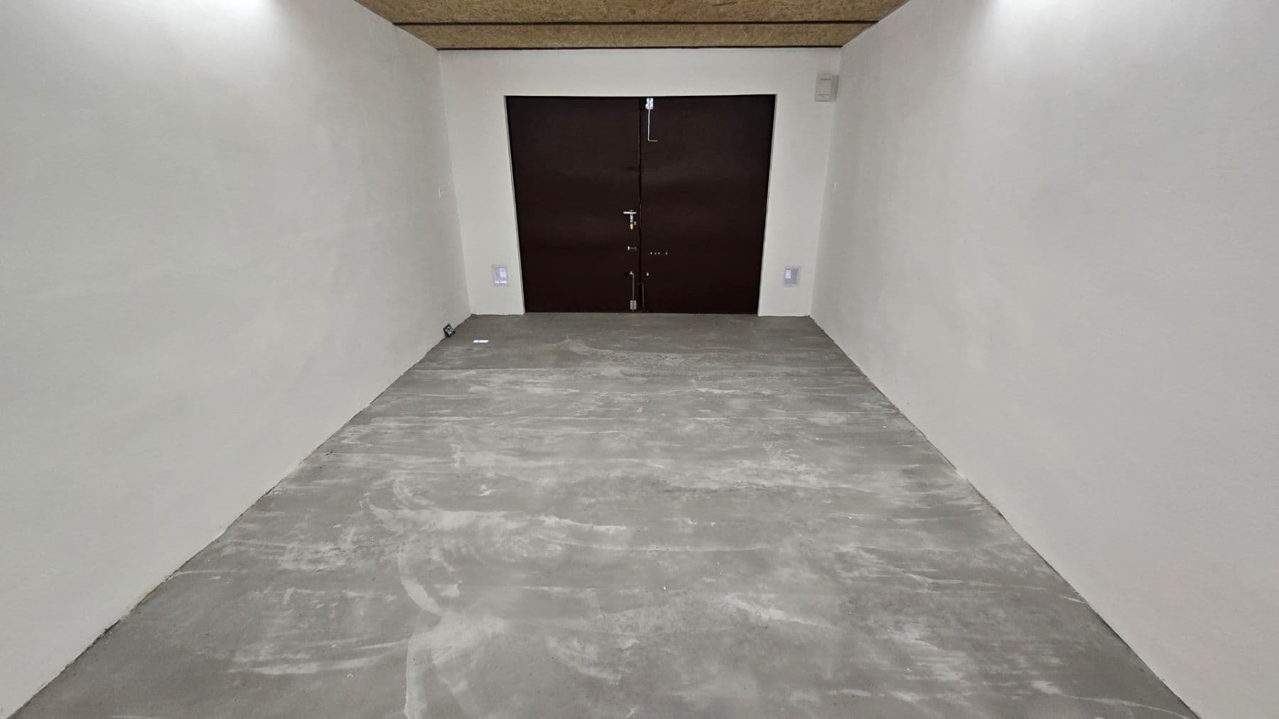garage to rent, 19 m², Ostrov, Karlovarský Region garage to rent, 19 m², Ostrov, Karlovarský Region