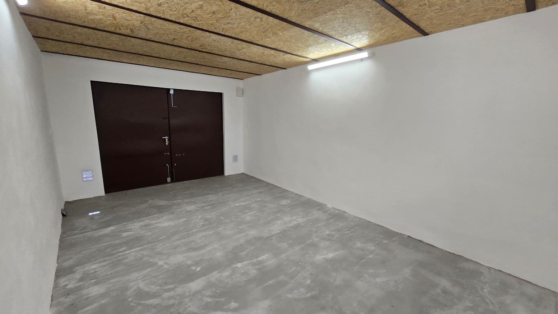 garage to rent, 19 m², Ostrov, Karlovarský Region garage to rent, 19 m², Ostrov, Karlovarský Region