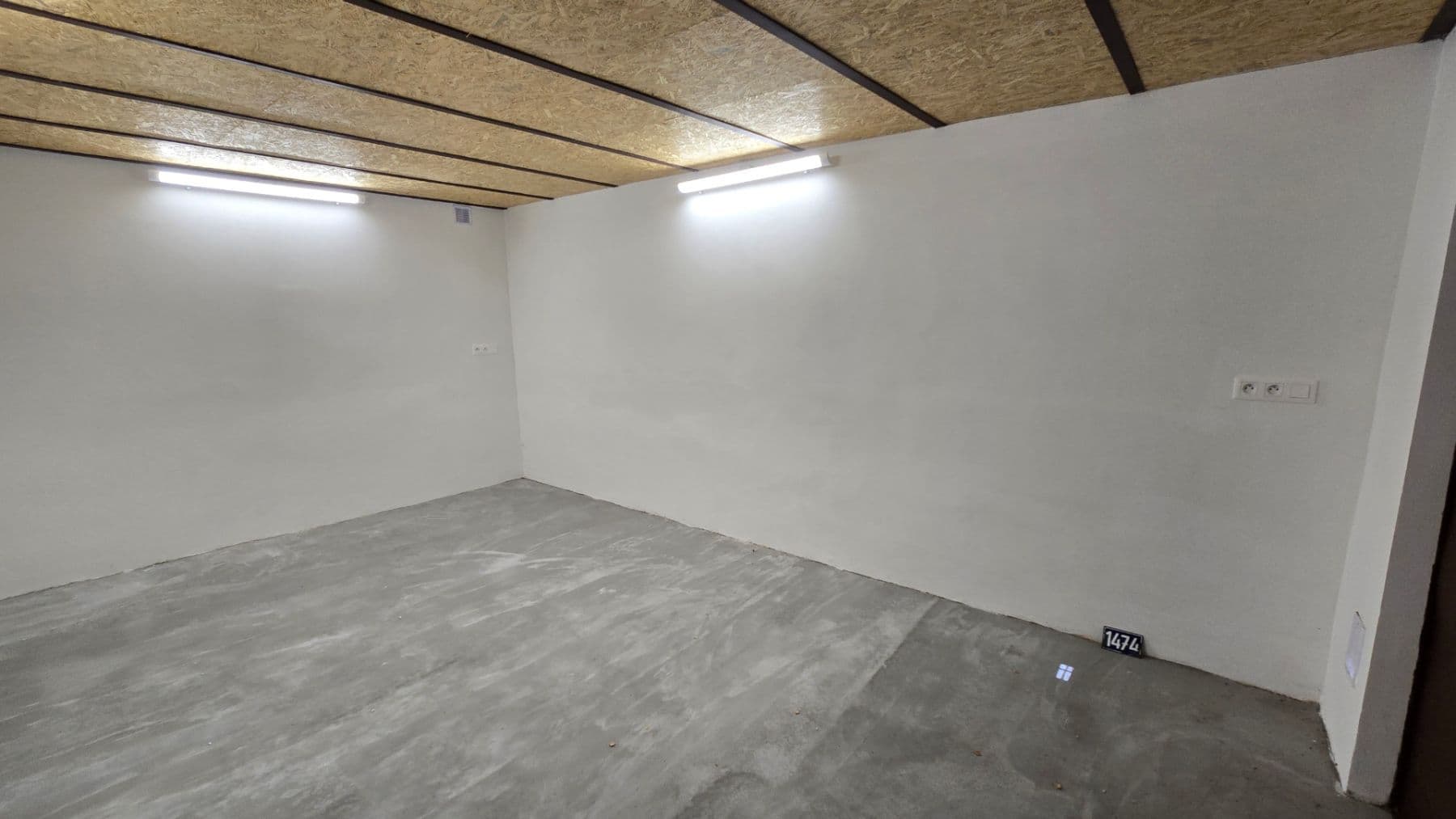 garage to rent, 19 m², Ostrov, Karlovarský Region garage to rent, 19 m², Ostrov, Karlovarský Region