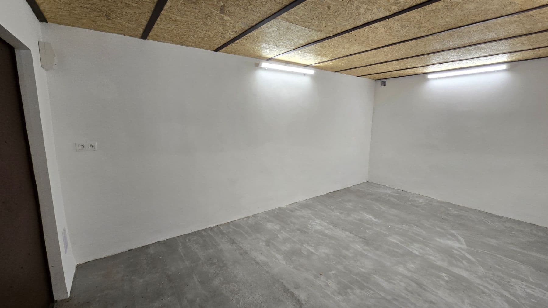 garage to rent, 19 m², Ostrov, Karlovarský Region garage to rent, 19 m², Ostrov, Karlovarský Region