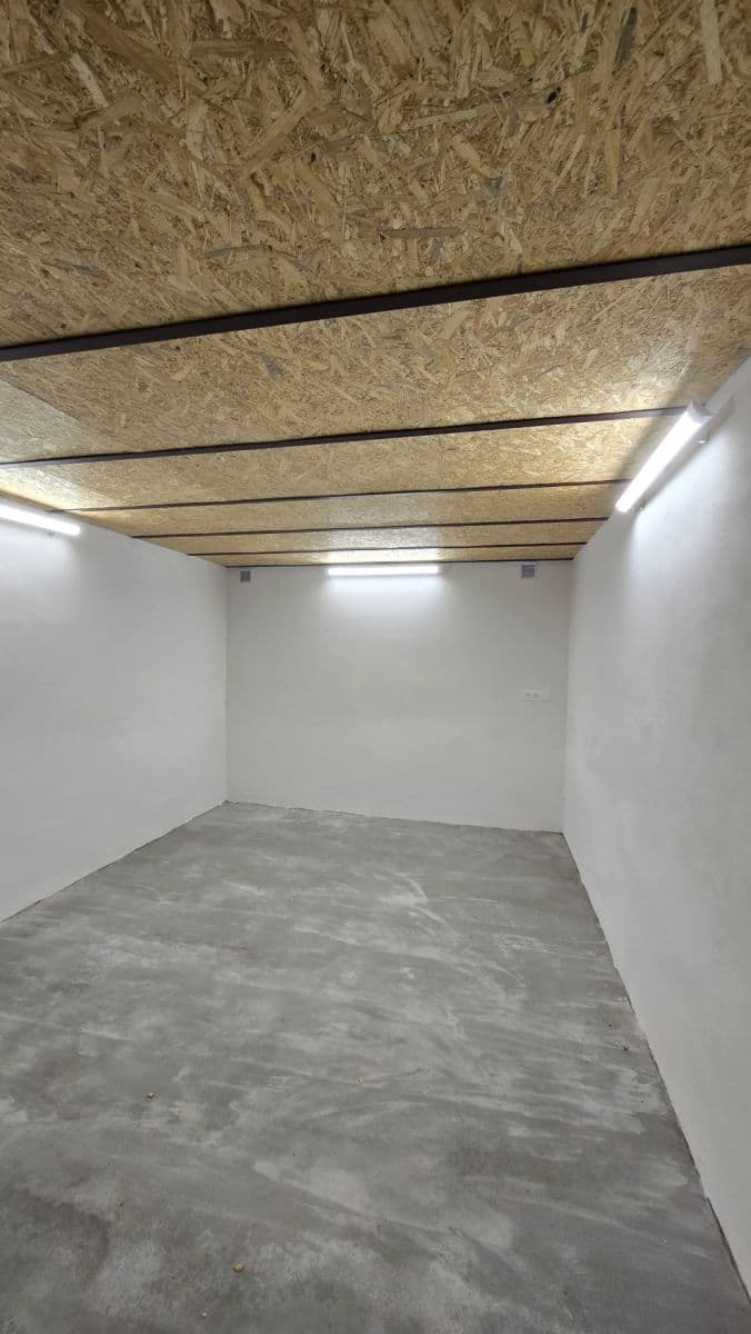 garage to rent, 19 m², Ostrov, Karlovarský Region garage to rent, 19 m², Ostrov, Karlovarský Region