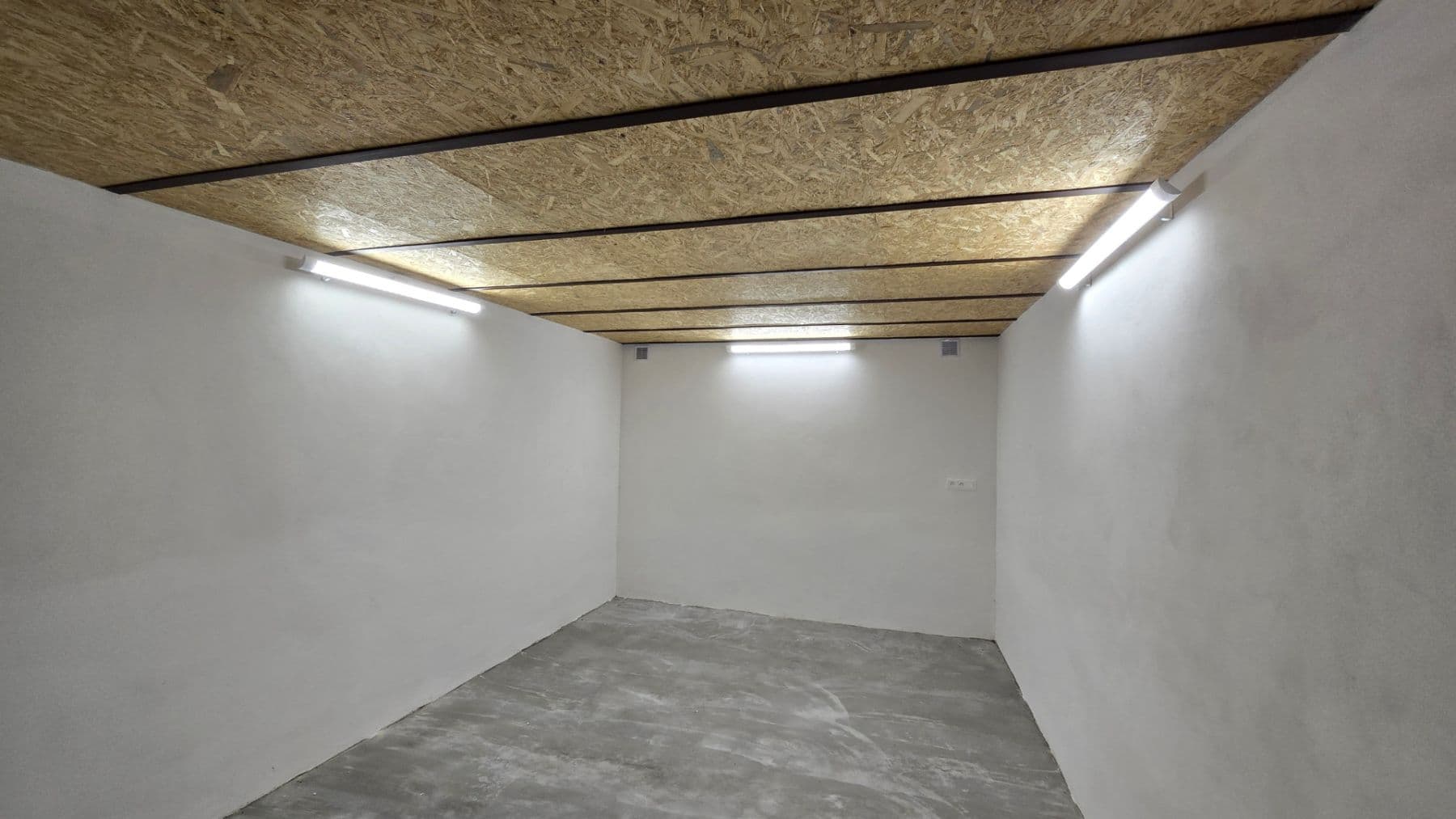 garage to rent, 19 m², Ostrov, Karlovarský Region garage to rent, 19 m², Ostrov, Karlovarský Region
