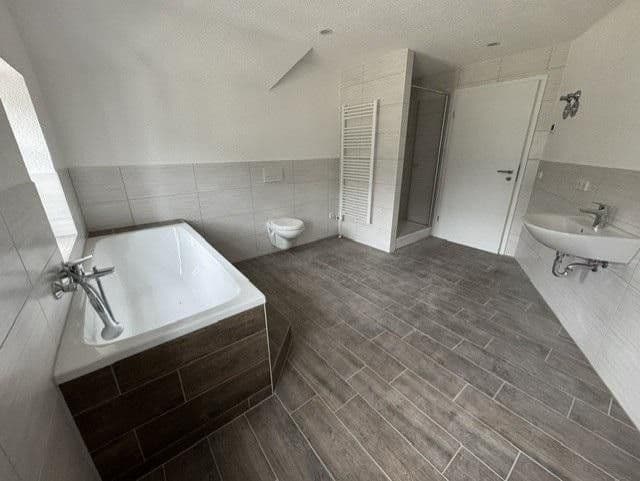 5 bedroom flat to rent, 140 m², Zwickauer Straße 483, Chemnitz, Saxony 5 bedroom flat to rent, 140 m², Zwickauer Straße 483, Chemnitz, Saxony