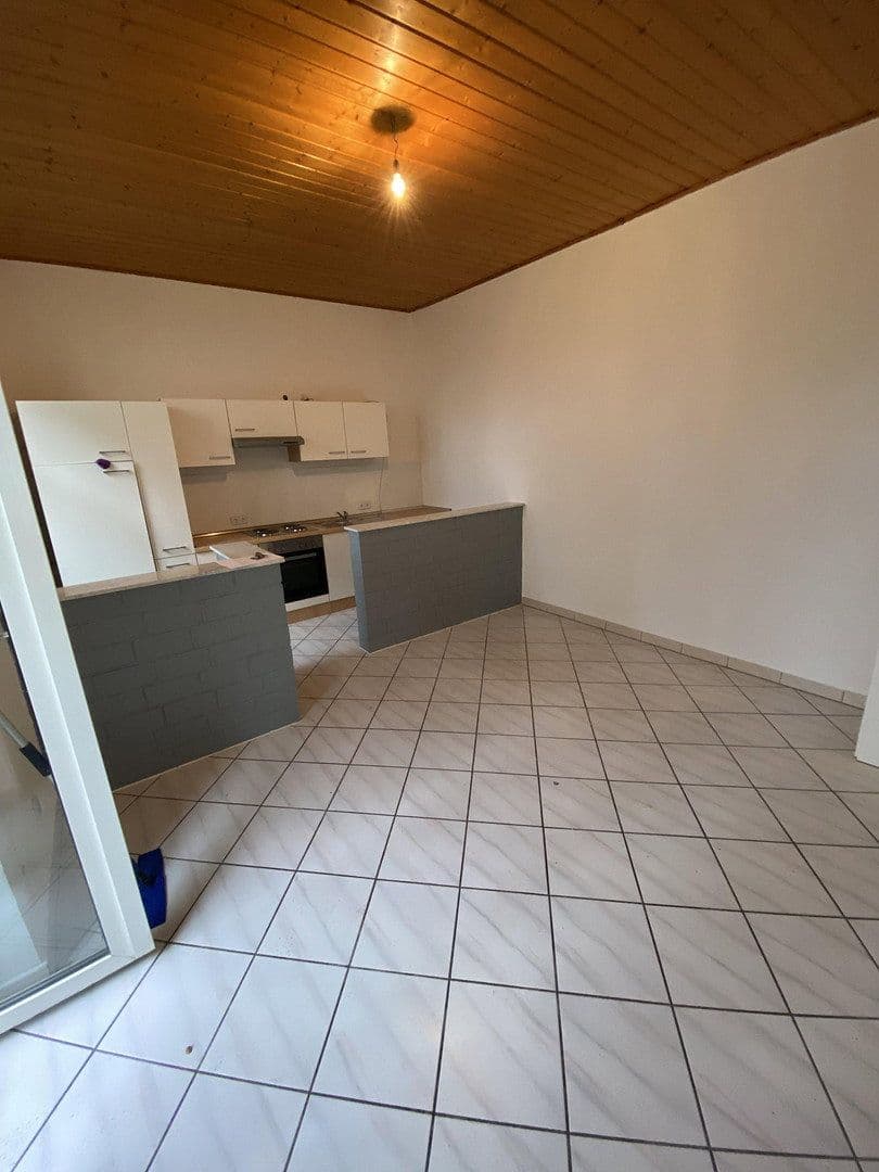 Studio flat to rent, 55 m², Friedrich-Ebert Str. 145, Wuppertal, North Rhine-Westphalia Studio flat to rent, 55 m², Friedrich-Ebert Str. 145, Wuppertal, North Rhine-Westphalia