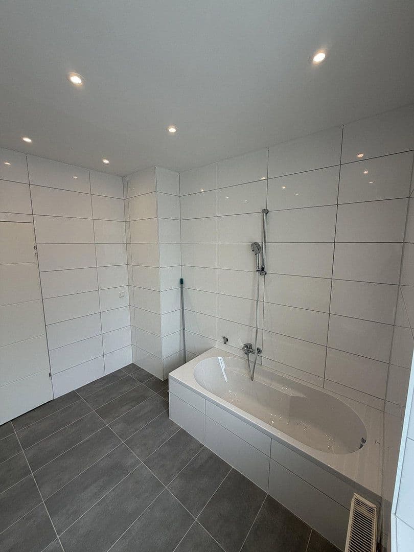 3 bedroom flat to rent, 81 m², Wirsungstraße 21, Augsburg, Bavaria 3 bedroom flat to rent, 81 m², Wirsungstraße 21, Augsburg, Bavaria
