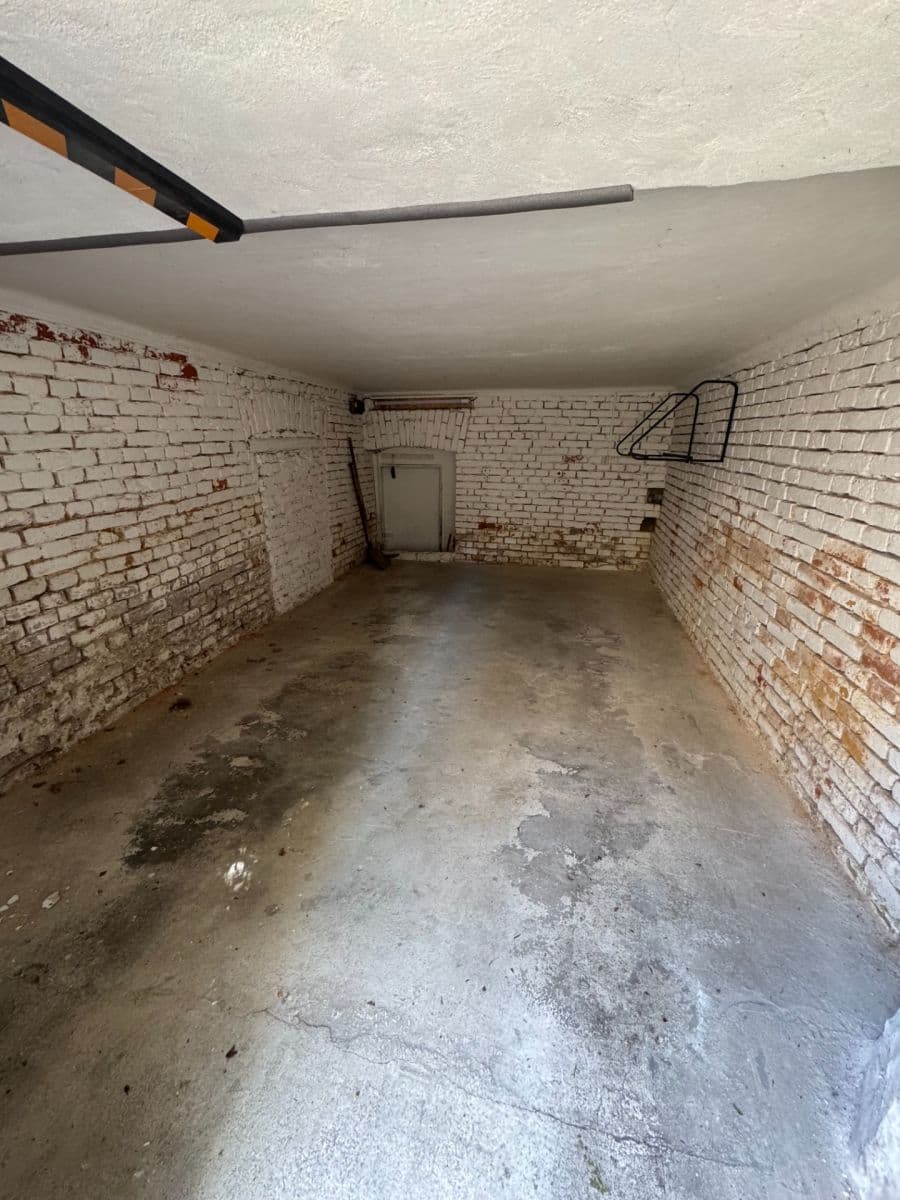 garage to rent, 17 m², Resslova, Olomouc, Olomoucký Region garage to rent, 17 m², Resslova, Olomouc, Olomoucký Region