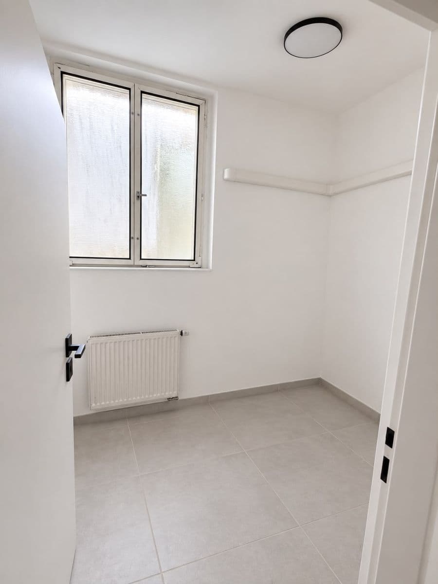 2 bedroom with open-plan kitchen flat to rent, 79 m², Milešovská, Prague, Prague 2 bedroom with open-plan kitchen flat to rent, 79 m², Milešovská, Prague, Prague