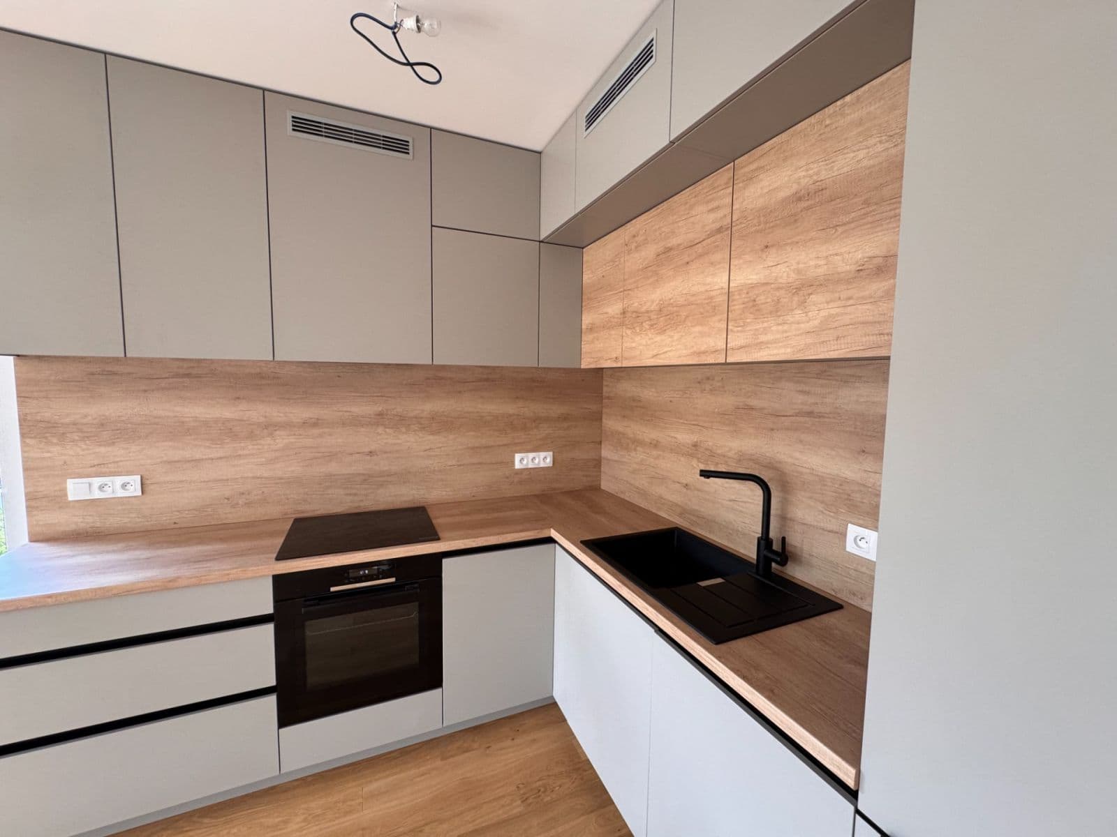 2 bedroom with open-plan kitchen flat to rent, 82 m², Kárníkova, Prague, Prague 2 bedroom with open-plan kitchen flat to rent, 82 m², Kárníkova, Prague, Prague