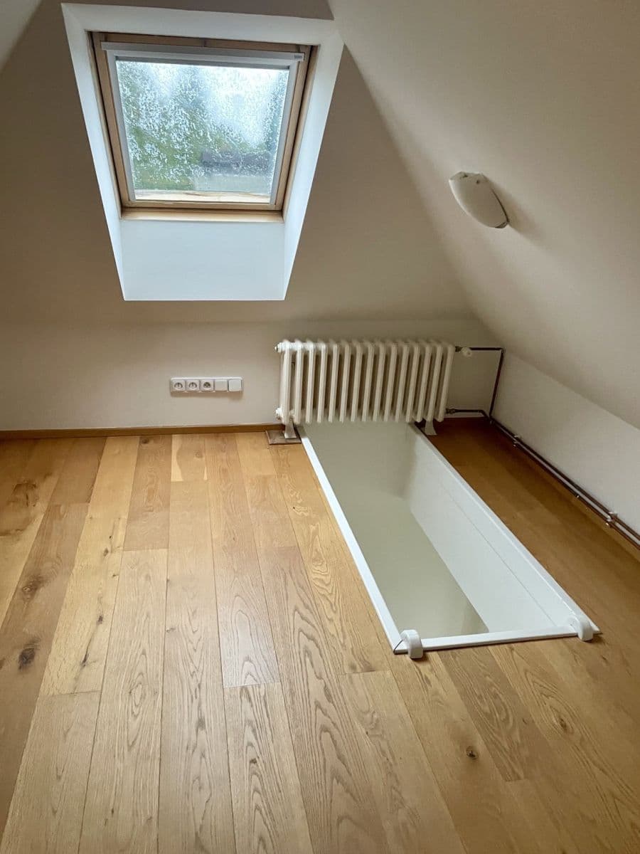 2 bedroom with open-plan kitchen flat to rent, 75 m², Otovická, Prague, Prague 2 bedroom with open-plan kitchen flat to rent, 75 m², Otovická, Prague, Prague