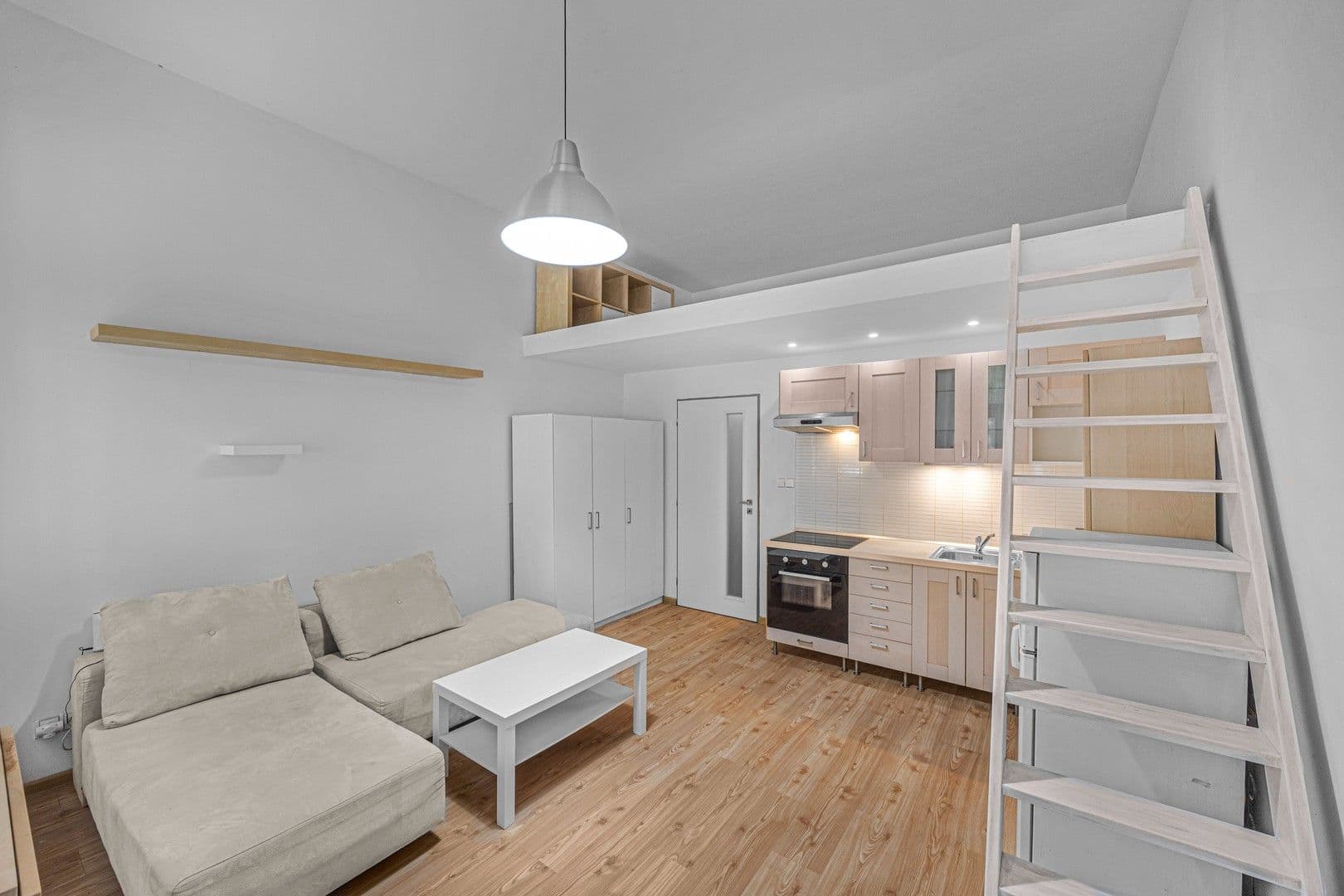 Studio flat to rent, 31 m², Na Maninách, Prague, Prague Studio flat to rent, 31 m², Na Maninách, Prague, Prague