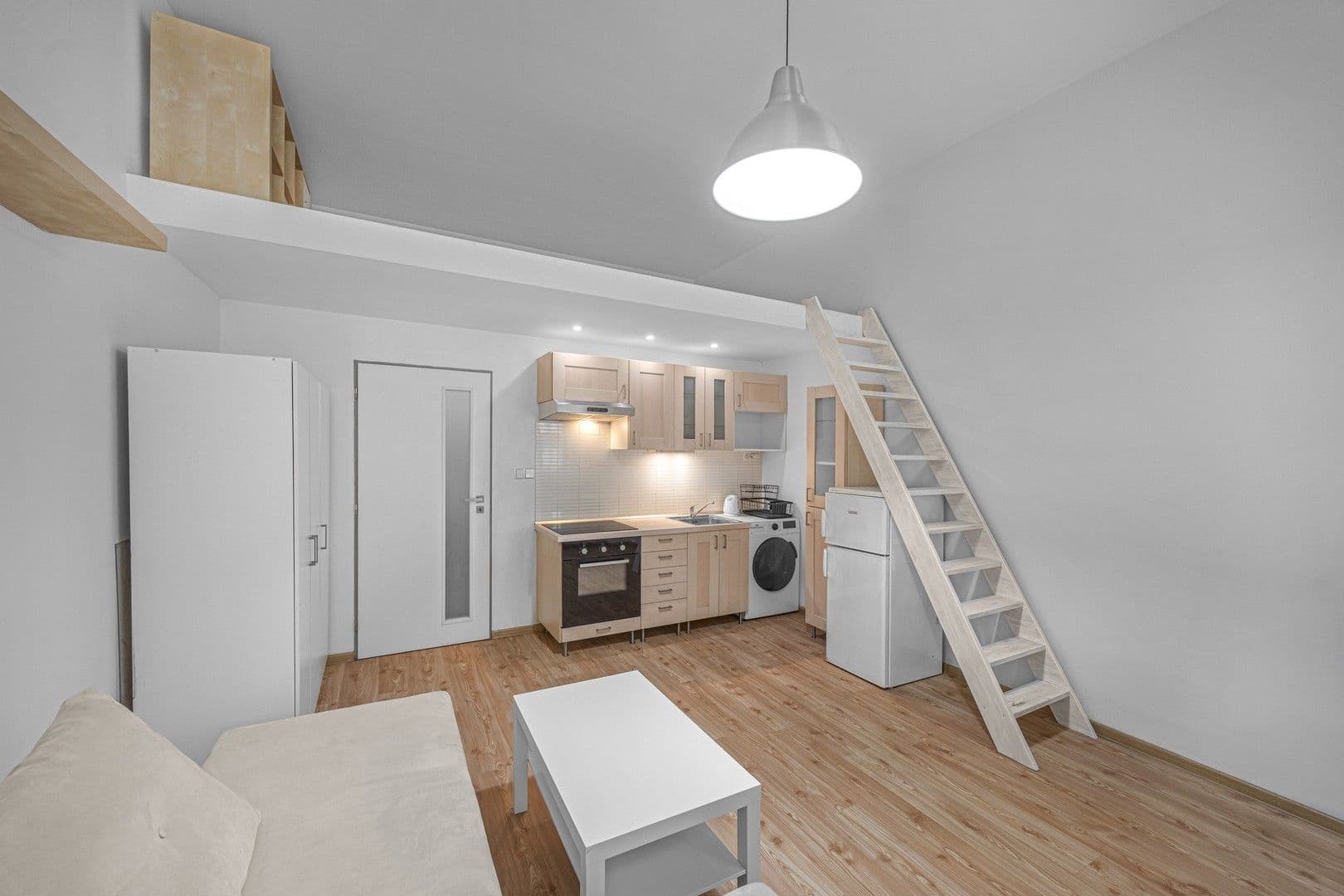 Studio flat to rent, 31 m², Na Maninách, Prague, Prague Studio flat to rent, 31 m², Na Maninách, Prague, Prague