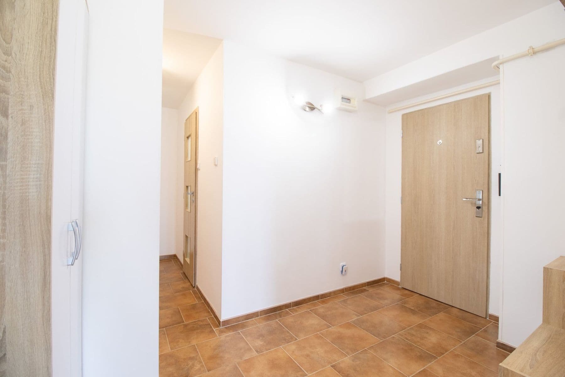 2 bedroom with open-plan kitchen flat to rent, 65 m², Zalužanská, Mladá Boleslav, Středočeský Region 2 bedroom with open-plan kitchen flat to rent, 65 m², Zalužanská, Mladá Boleslav, Středočeský Region