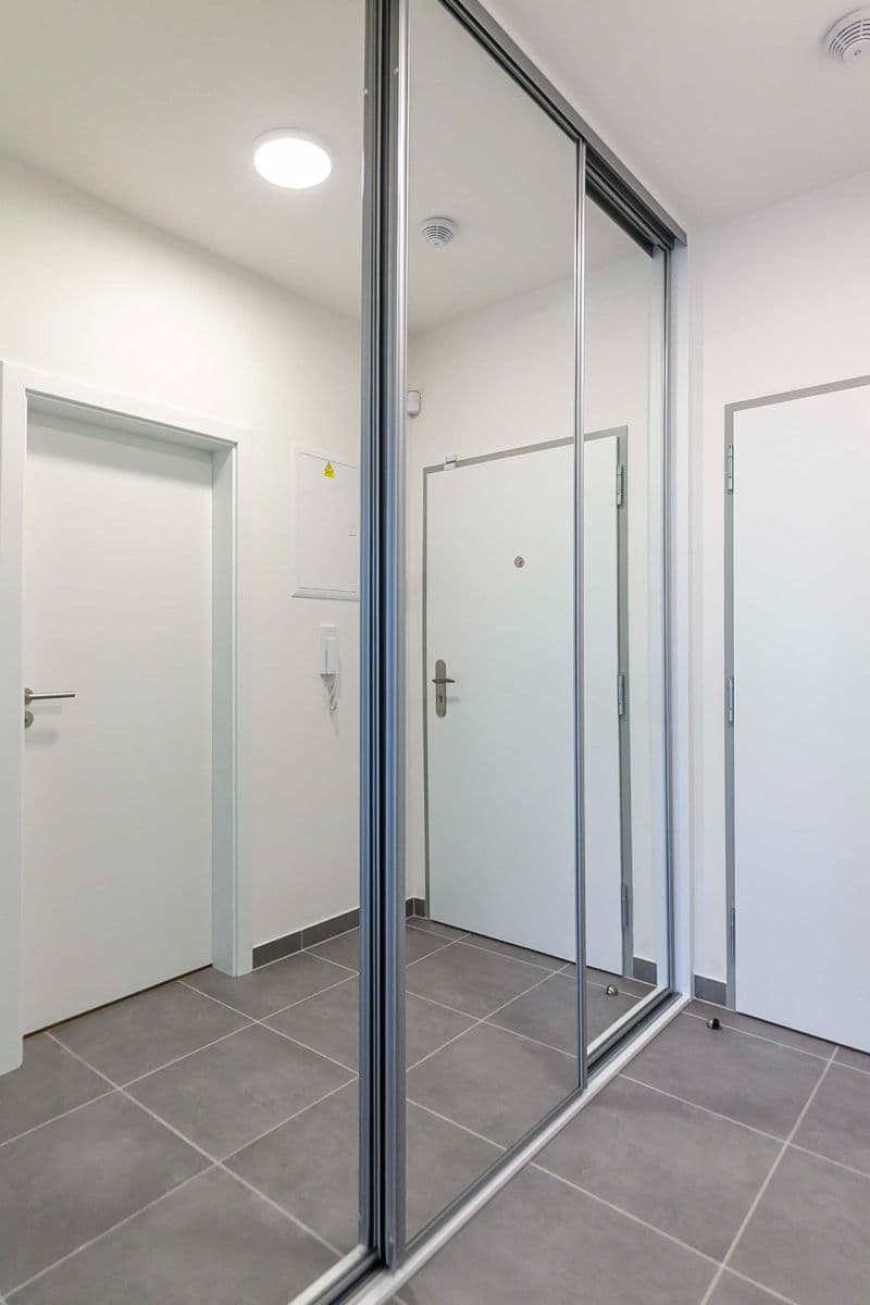 Studio flat to rent, 36 m², Gerstelova, Prague, Prague Studio flat to rent, 36 m², Gerstelova, Prague, Prague