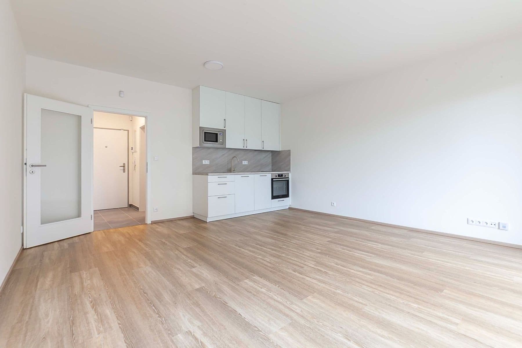 Studio flat to rent, 36 m², Gerstelova, Prague, Prague Studio flat to rent, 36 m², Gerstelova, Prague, Prague