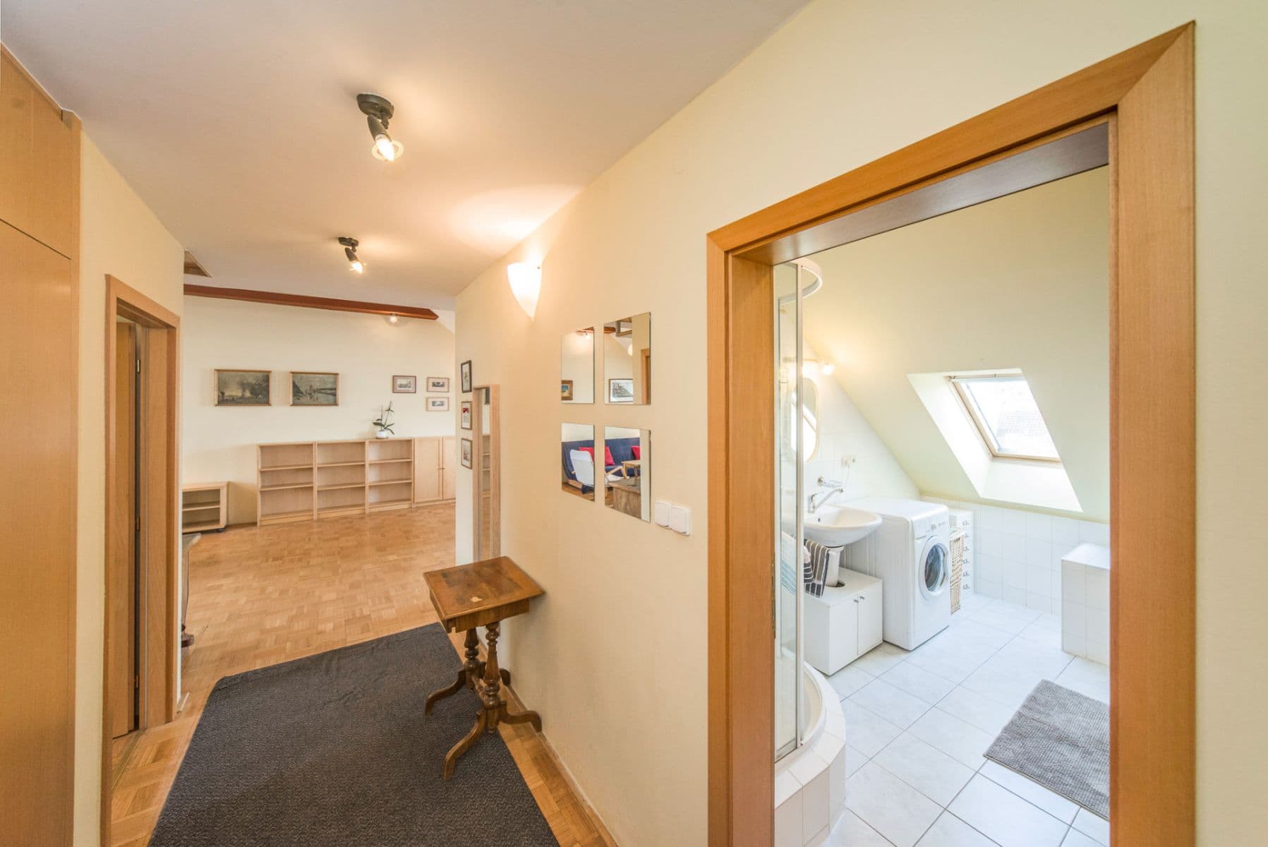 2 bedroom flat to rent, 110 m², Bratislava - mestská časť Staré Mesto, Bratislavský Region 2 bedroom flat to rent, 110 m², Bratislava - mestská časť Staré Mesto, Bratislavský Region