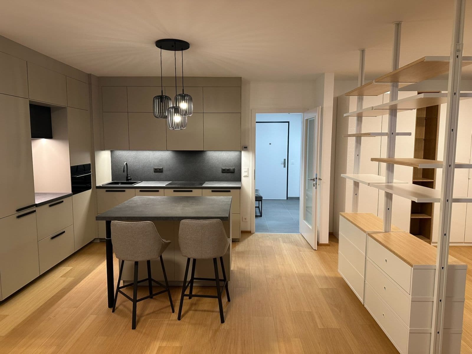 1 bedroom with open-plan kitchen flat to rent, 53 m², Za Pískovnou, Prague, Prague 1 bedroom with open-plan kitchen flat to rent, 53 m², Za Pískovnou, Prague, Prague