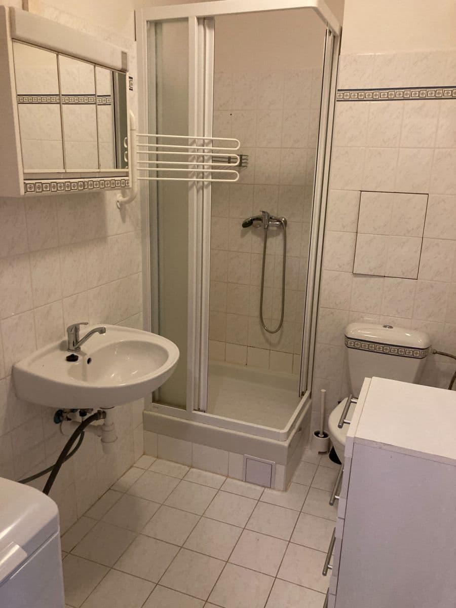 Studio flat to rent, 31 m², Zimní, Hostivice, Středočeský Region Studio flat to rent, 31 m², Zimní, Hostivice, Středočeský Region