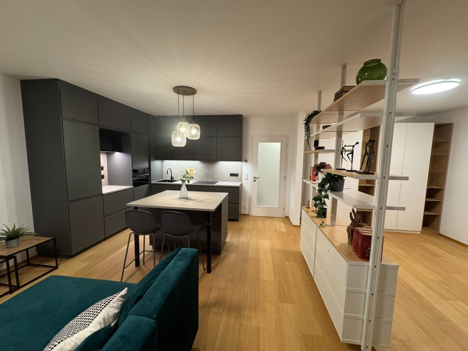 1 bedroom with open-plan kitchen flat to rent, 53 m², Za Pískovnou, Prague, Prague 1 bedroom with open-plan kitchen flat to rent, 53 m², Za Pískovnou, Prague, Prague