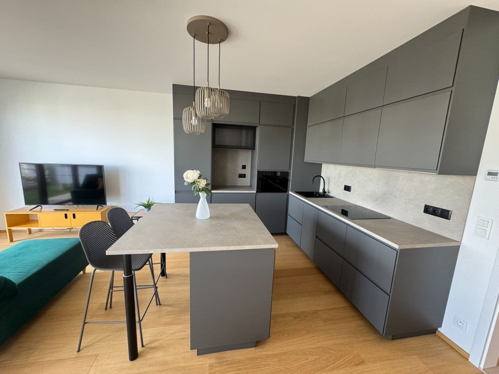 1 bedroom with open-plan kitchen flat to rent, 53 m², Za Pískovnou, Prague, Prague 1 bedroom with open-plan kitchen flat to rent, 53 m², Za Pískovnou, Prague, Prague