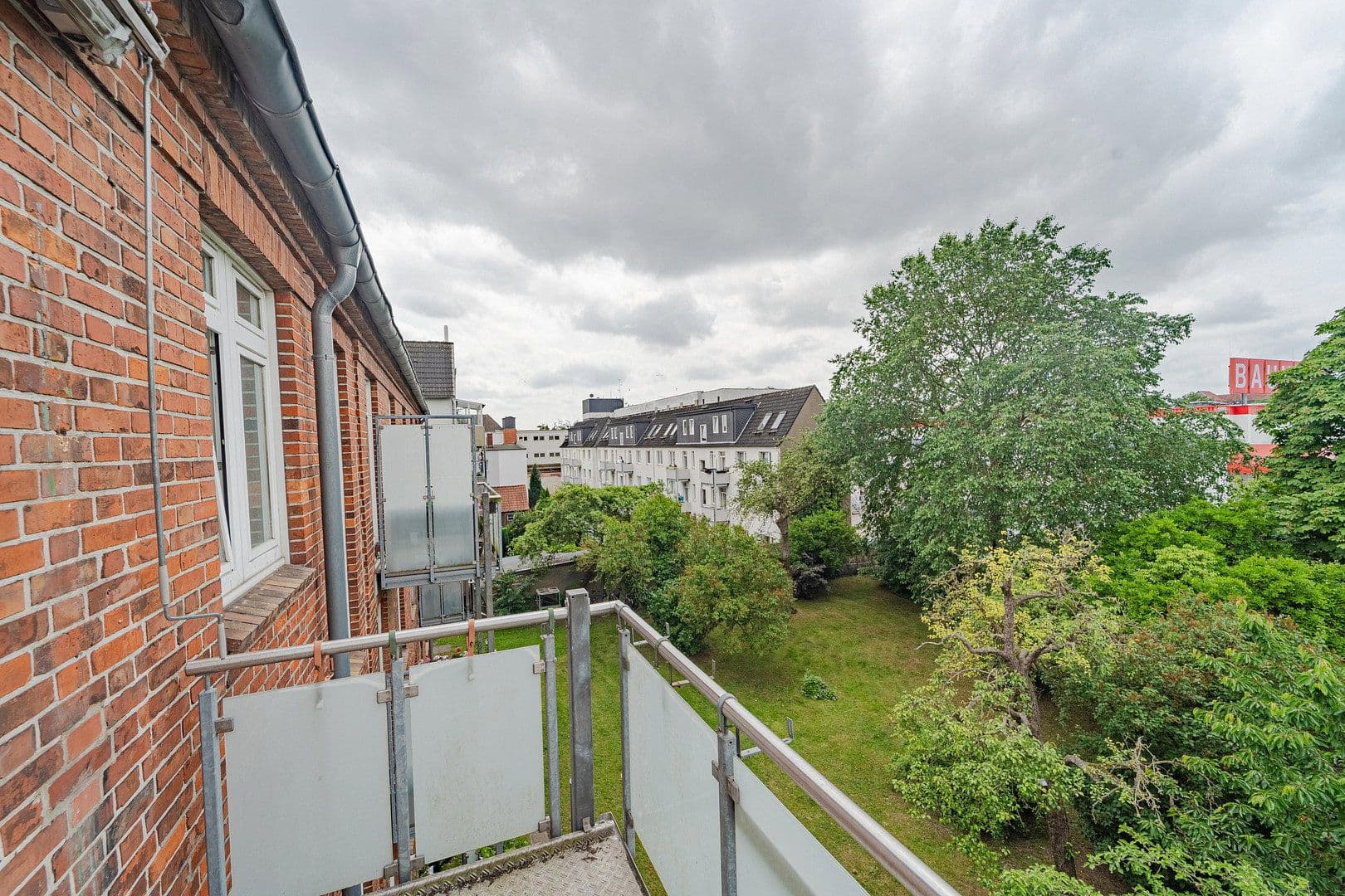 house for sale, 266 m², Schwartauer Allee 121, , Schwartauer Allee 121a, Lübeck, Schleswig-Holstein house for sale, 266 m², Schwartauer Allee 121, , Schwartauer Allee 121a, Lübeck, Schleswig-Holstein