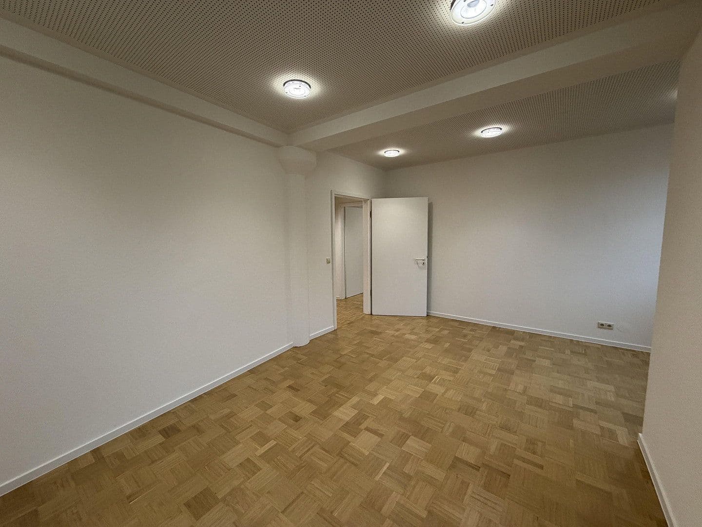 office to rent, 165 m², Hauptstraße 55, Baltmannsweiler, Baden-Württemberg office to rent, 165 m², Hauptstraße 55, Baltmannsweiler, Baden-Württemberg