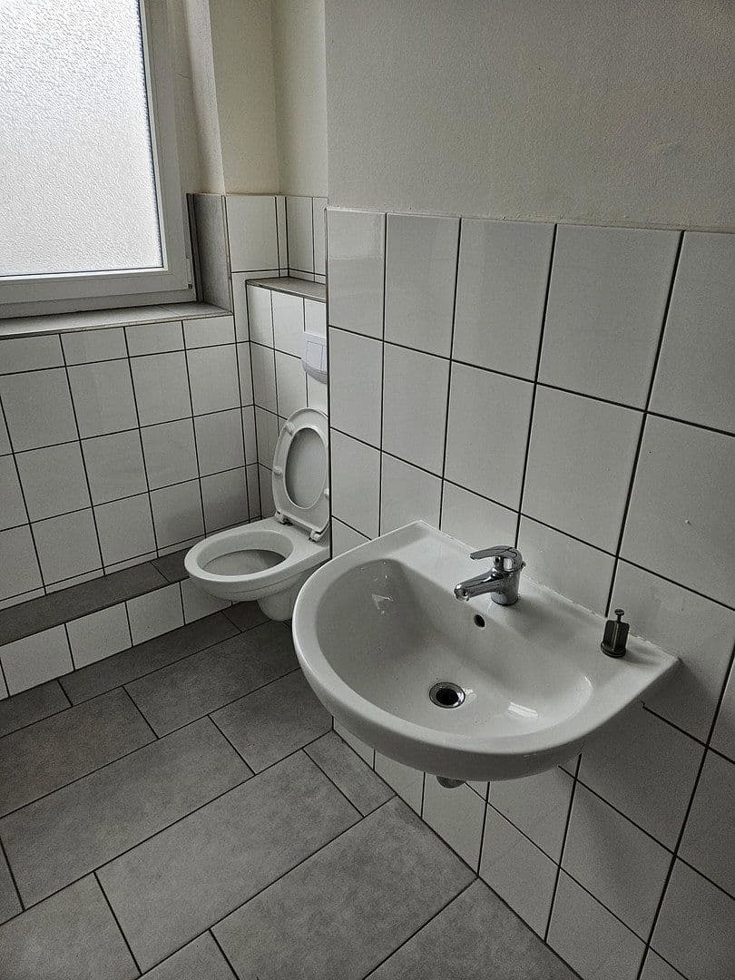 non-residential property to rent, 431 m², An der Steinert 7, Lüdenscheid, North Rhine-Westphalia non-residential property to rent, 431 m², An der Steinert 7, Lüdenscheid, North Rhine-Westphalia