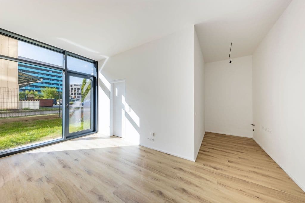 1 bedroom with open-plan kitchen flat for sale, 53 m², Malešická, Prague, Prague 1 bedroom with open-plan kitchen flat for sale, 53 m², Malešická, Prague, Prague