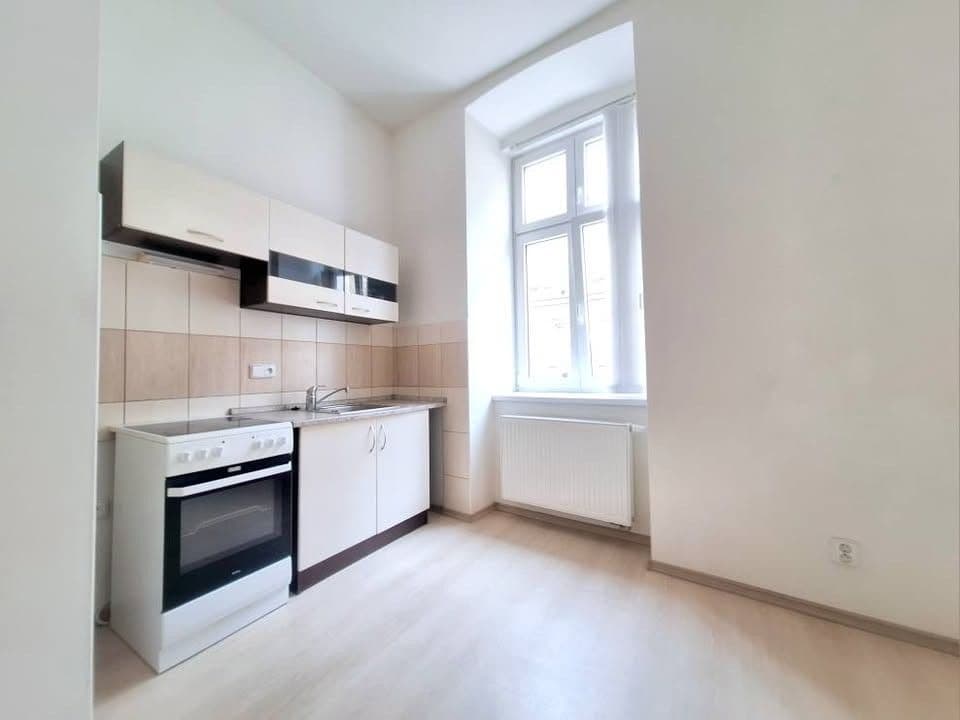 1 bedroom with open-plan kitchen flat to rent, 35 m², V Šipce, Plzeň, Plzeňský Region 1 bedroom with open-plan kitchen flat to rent, 35 m², V Šipce, Plzeň, Plzeňský Region