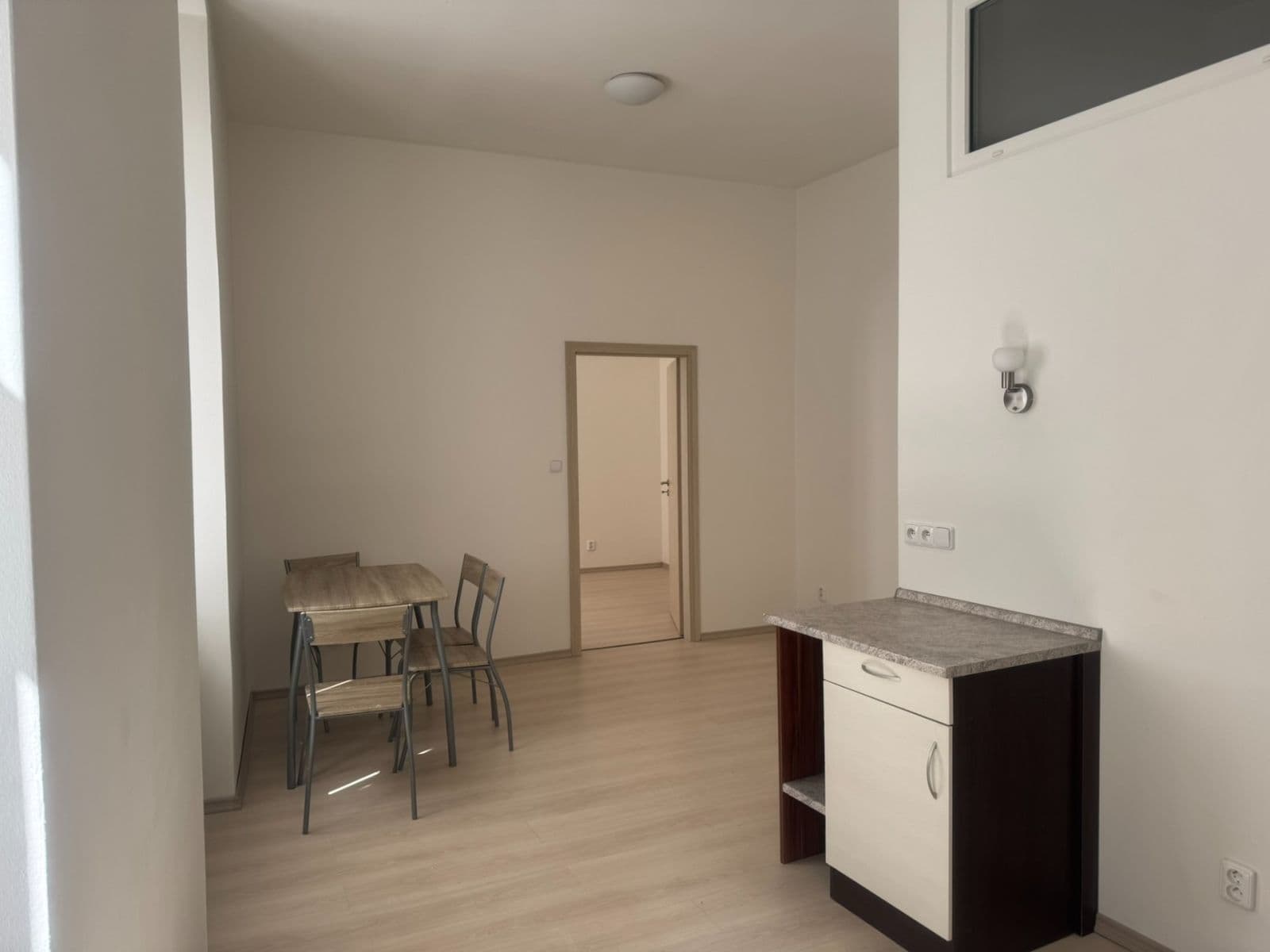 1 bedroom with open-plan kitchen flat to rent, 35 m², V Šipce, Plzeň, Plzeňský Region 1 bedroom with open-plan kitchen flat to rent, 35 m², V Šipce, Plzeň, Plzeňský Region