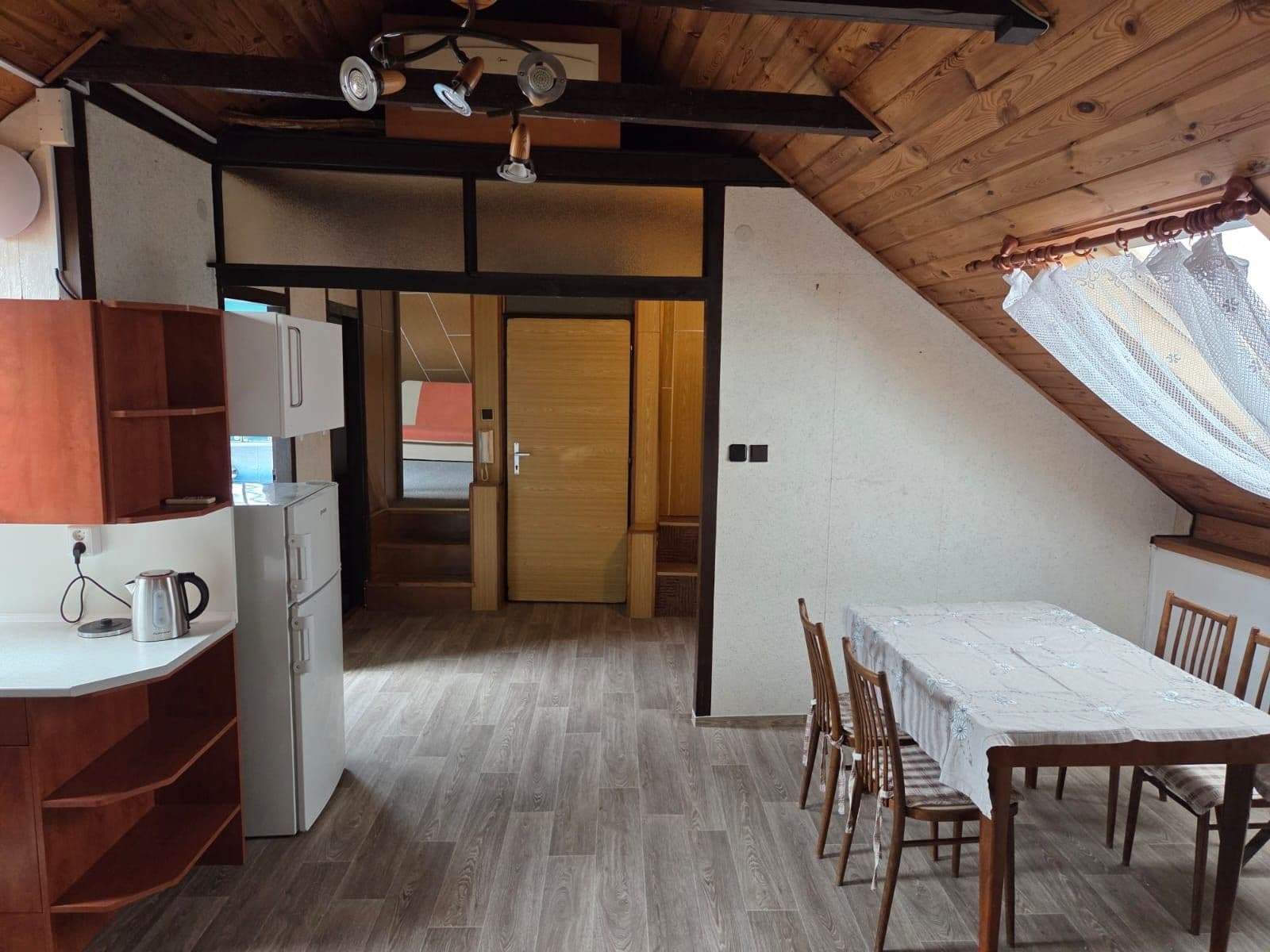 2 bedroom with open-plan kitchen flat to rent, 100 m², Cacovická, Brno, Jihomoravský Region 2 bedroom with open-plan kitchen flat to rent, 100 m², Cacovická, Brno, Jihomoravský Region