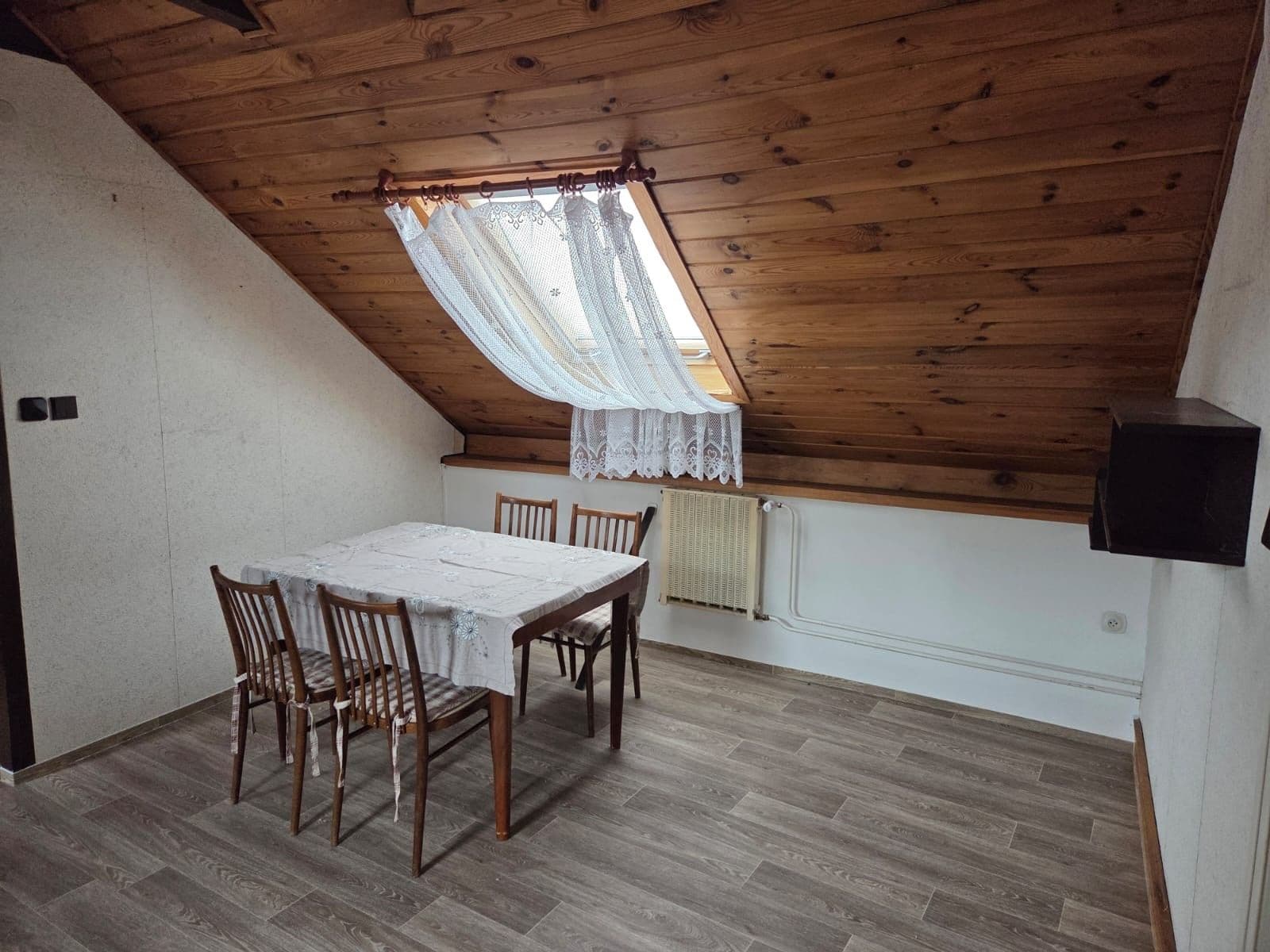 2 bedroom with open-plan kitchen flat to rent, 100 m², Cacovická, Brno, Jihomoravský Region 2 bedroom with open-plan kitchen flat to rent, 100 m², Cacovická, Brno, Jihomoravský Region