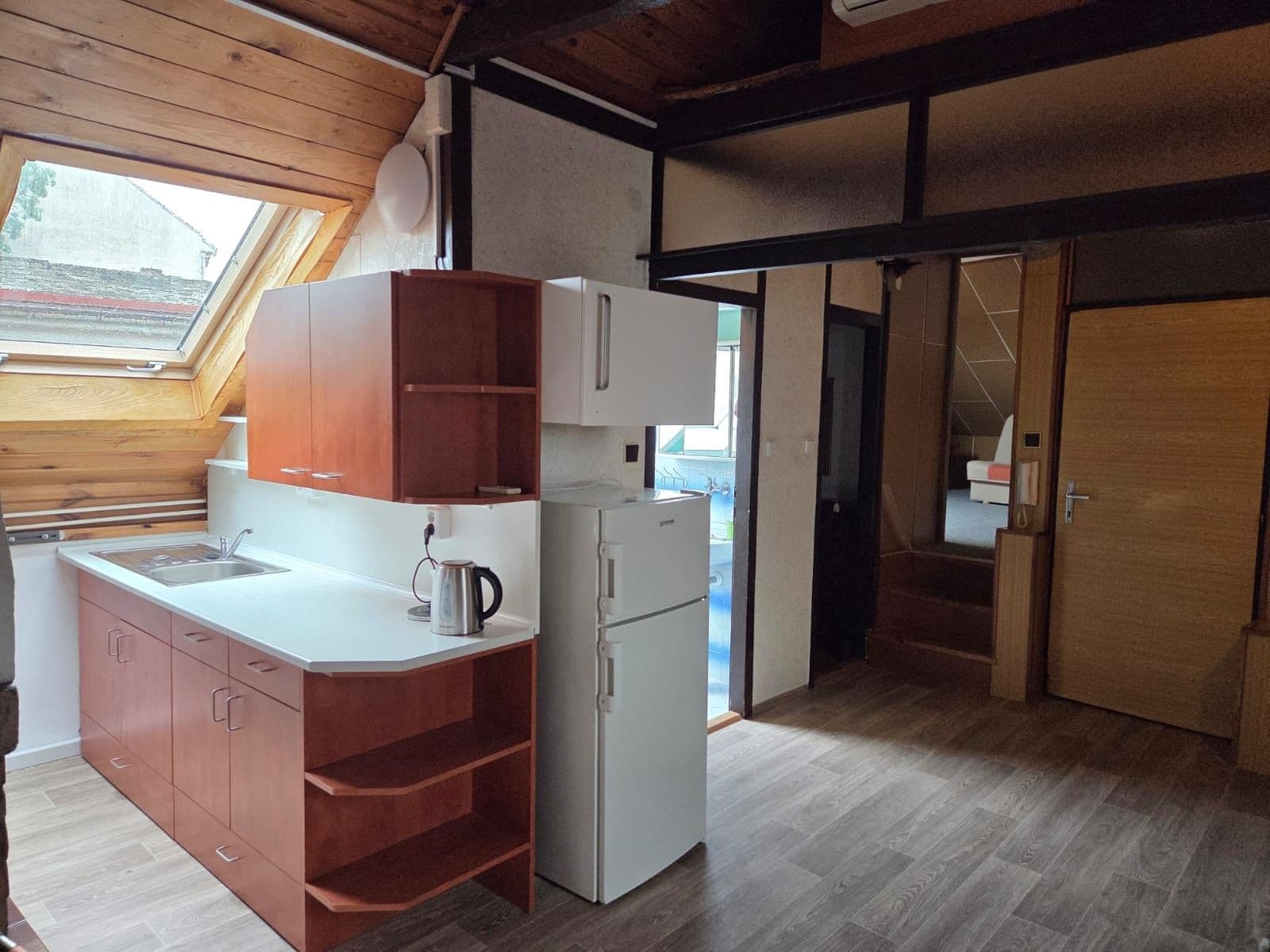 2 bedroom with open-plan kitchen flat to rent, 100 m², Cacovická, Brno, Jihomoravský Region 2 bedroom with open-plan kitchen flat to rent, 100 m², Cacovická, Brno, Jihomoravský Region