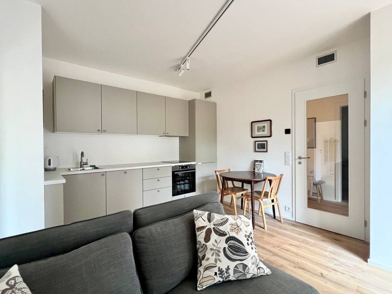 2 bedroom with open-plan kitchen flat to rent, 54 m², U Komína, Prague, Prague 2 bedroom with open-plan kitchen flat to rent, 54 m², U Komína, Prague, Prague