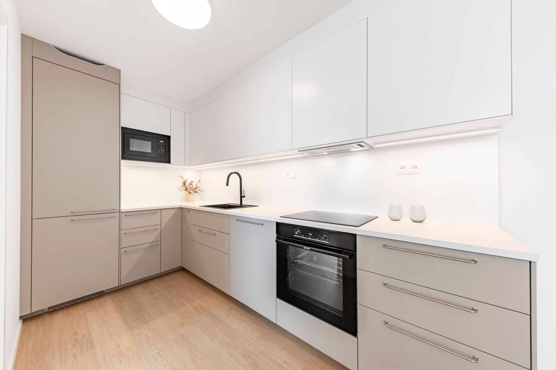 3 bedroom with open-plan kitchen flat for sale, 71 m², Pod Strání, Prague, Prague 3 bedroom with open-plan kitchen flat for sale, 71 m², Pod Strání, Prague, Prague