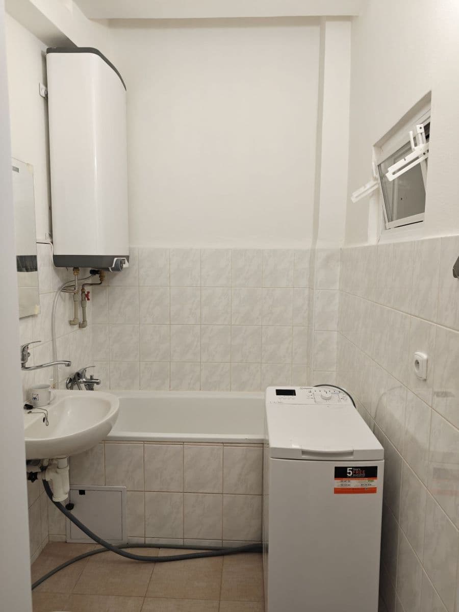 Small studio flat to rent, 26 m², Kolbenova, Prague, Prague Small studio flat to rent, 26 m², Kolbenova, Prague, Prague