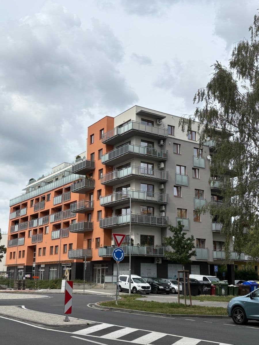 1 bedroom with open-plan kitchen flat to rent, 46 m², Nezvalova, Olomouc, Olomoucký Region 1 bedroom with open-plan kitchen flat to rent, 46 m², Nezvalova, Olomouc, Olomoucký Region