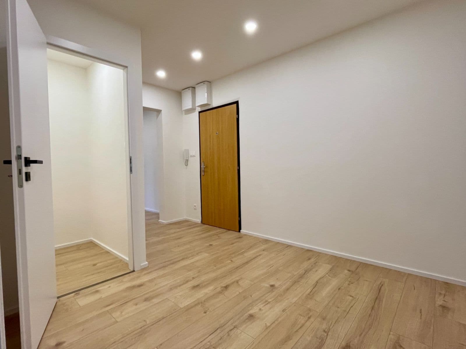 3 bedroom with open-plan kitchen flat for sale, 86 m², Přecechtělova, Prague, Prague 3 bedroom with open-plan kitchen flat for sale, 86 m², Přecechtělova, Prague, Prague