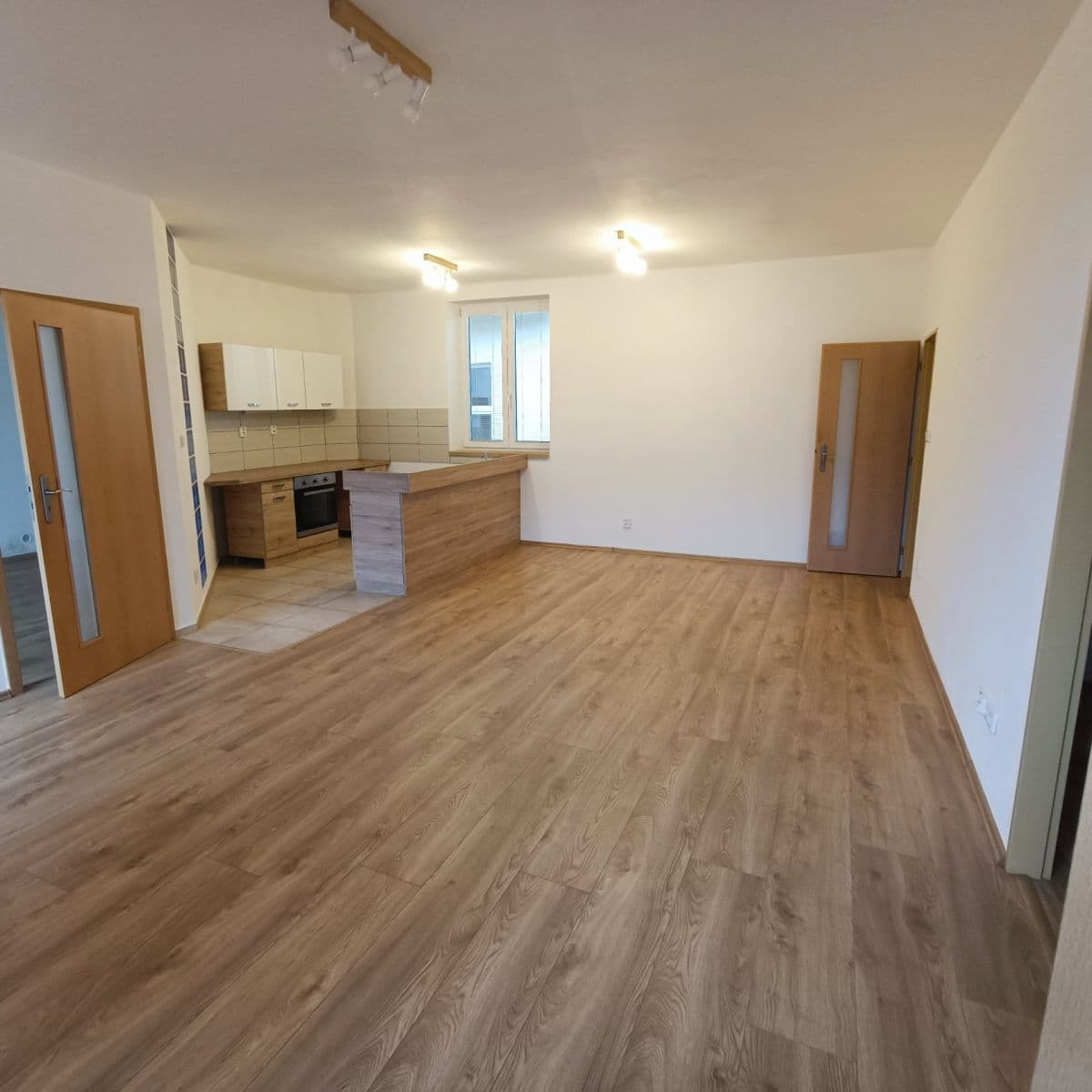 2 bedroom with open-plan kitchen flat to rent, 78 m², náměstí T. G. Masaryka, Sedlčany, Středočeský Region 2 bedroom with open-plan kitchen flat to rent, 78 m², náměstí T. G. Masaryka, Sedlčany, Středočeský Region